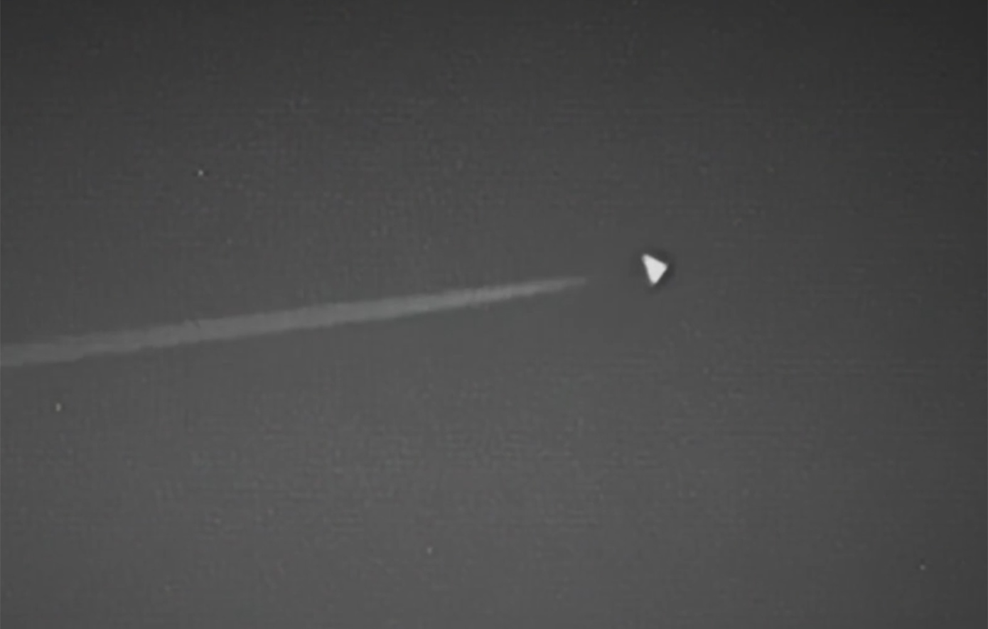 Μυστηριώδες αεροσκάφος σε σχήμα UFO εντοπίστηκε πάνω από την Περιοχή 51, ενώ ακούγεται παράξενος στρατιωτικός κωδικός