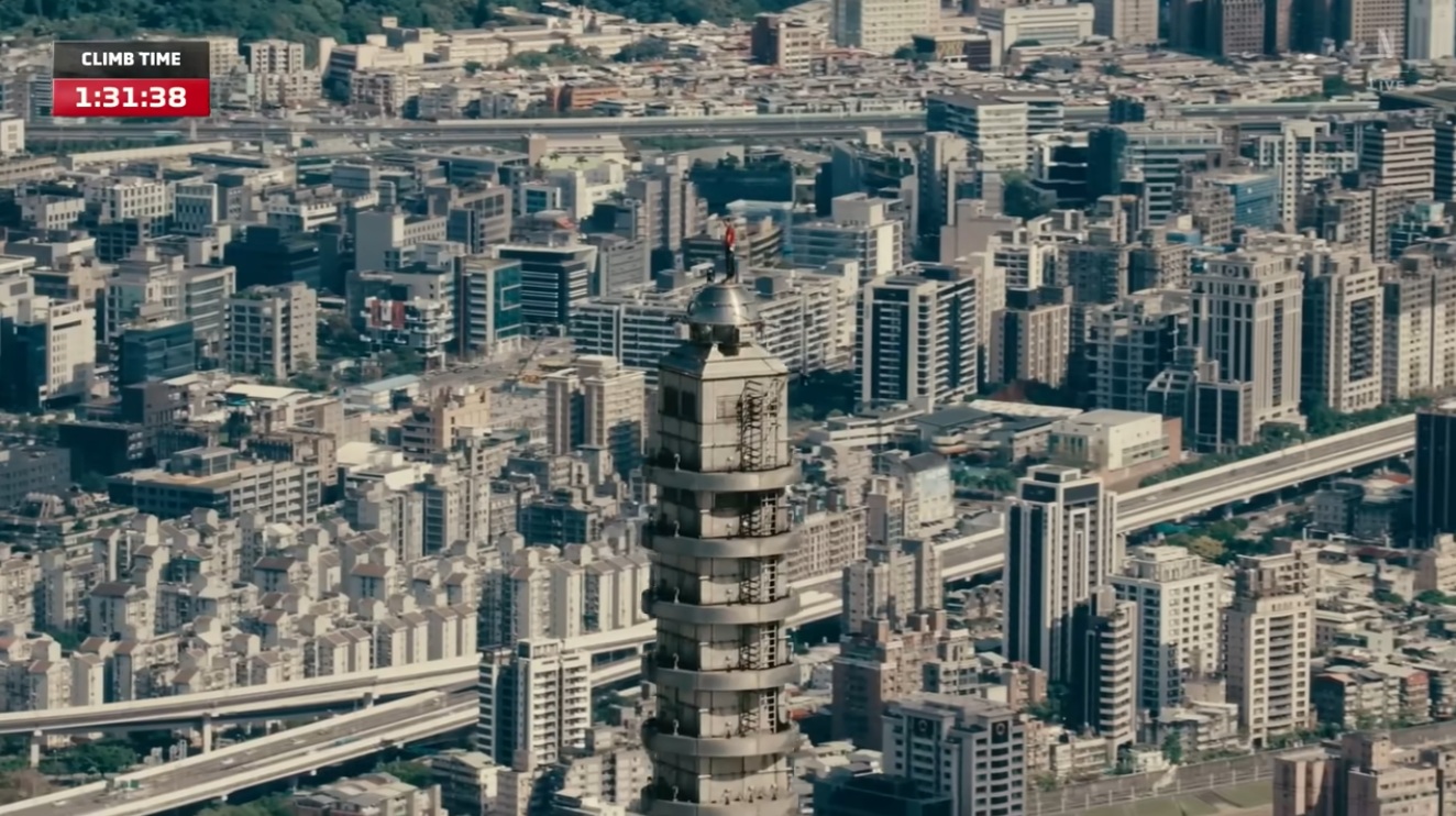 Άθλος στην Ταϊπέι: Ο Άλεξ Χόνολντ αναρριχήθηκε στον ουρανοξύστη Taipei 101, ύψους 508μ. χωρίς εξοπλισμό και δίχτυ ασφαλείας