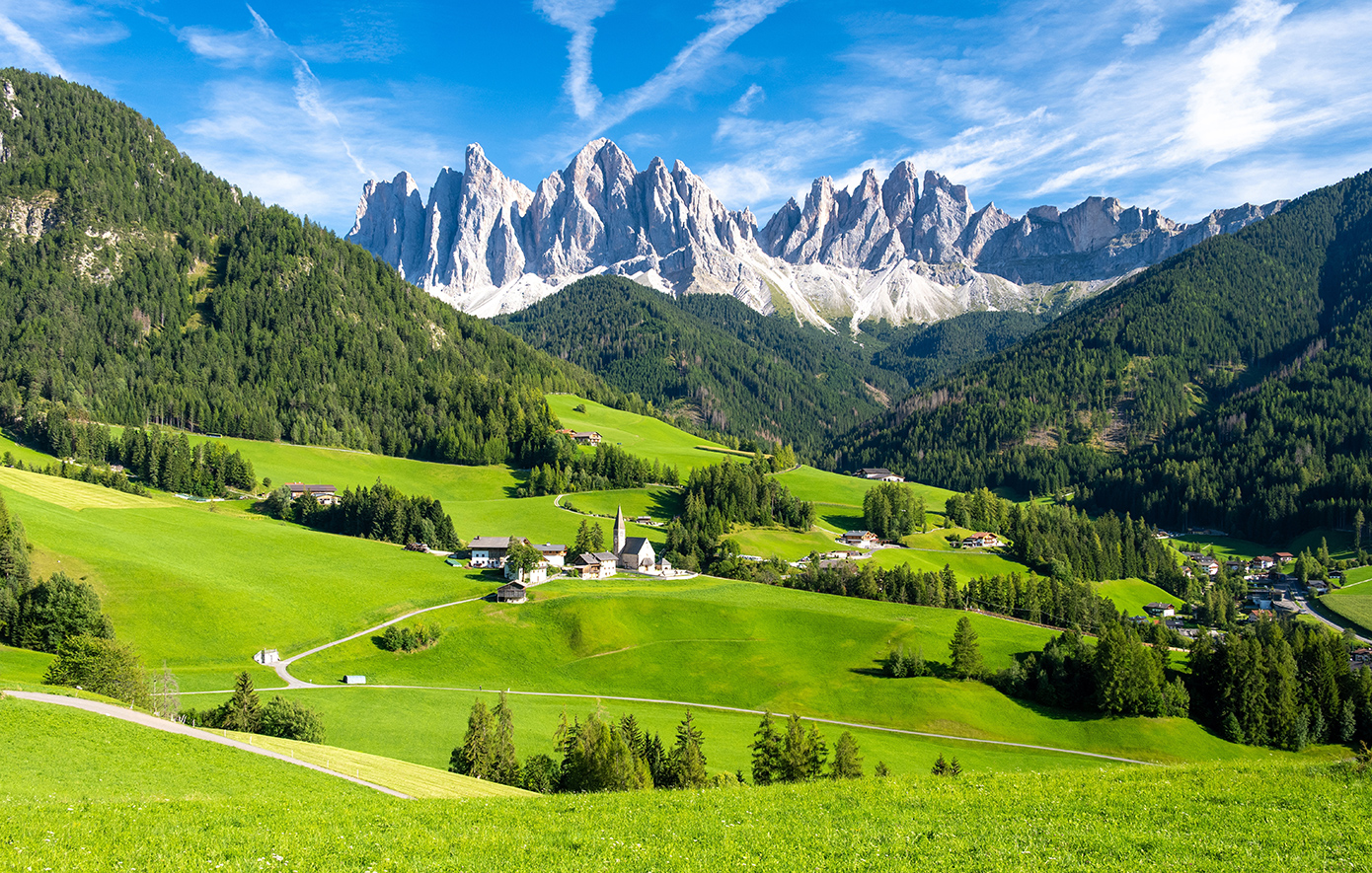 Val di Funes: Η κοιλάδα των Δολομιτών που έχει γίνει viral