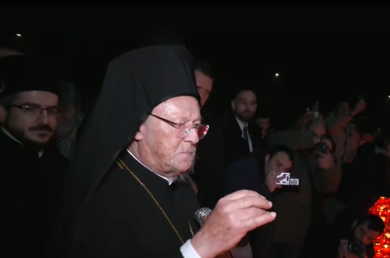 Με δάκρυα στα μάτια ο Βαρθολομαίος έξω από την Τούμπα: «Δυσβάσταχτος ο πόνος»