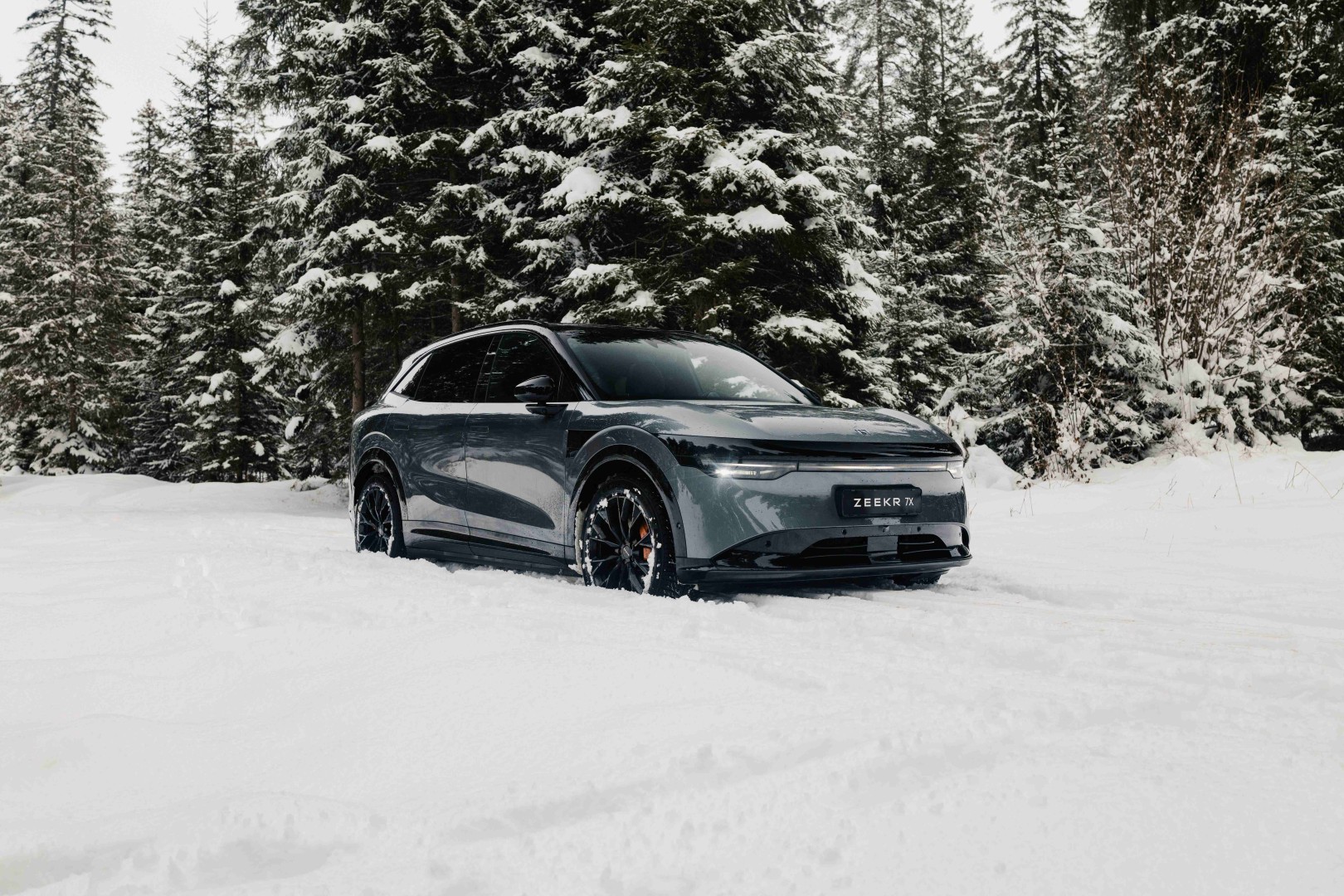 Το νέο Zeekr 7X ηλεκτρίζει τον Παρνασσό