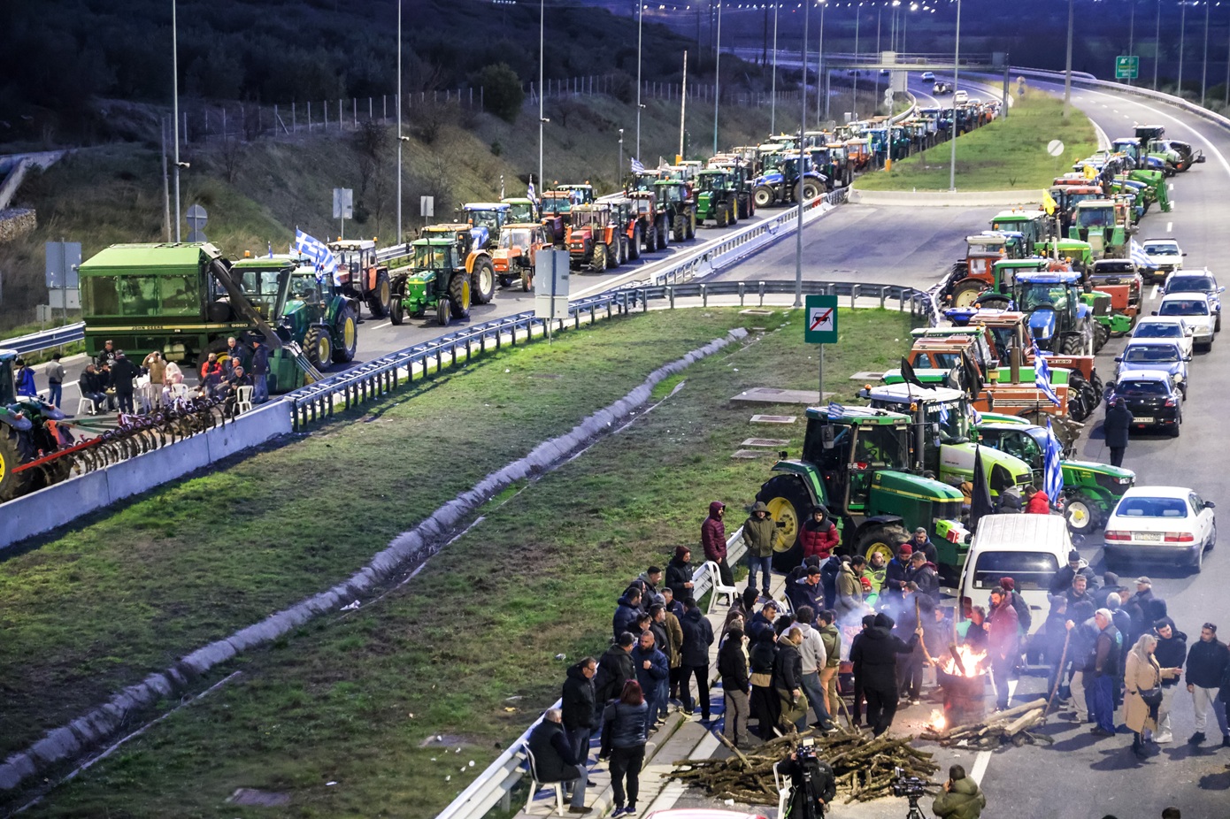 Κυβερνητικά στελέχη: Δύο συναντήσεις με τον πρωθυπουργό την Τρίτη, αφού οι αγρότες δεν συμφωνούν σε κοινή εκπροσώπηση
