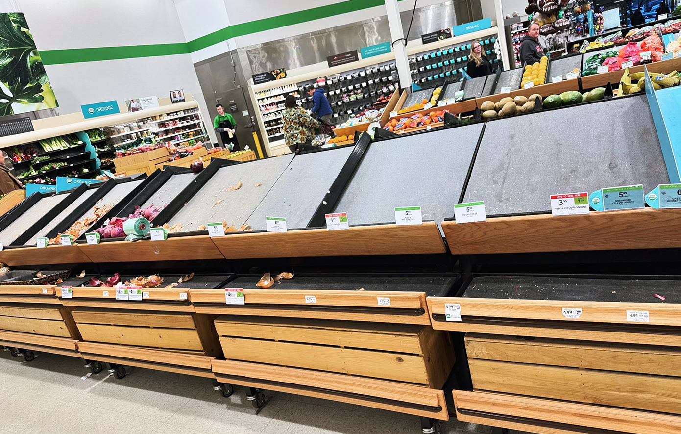 Άδειασαν τα ράφια των σούπερ μάρκετ σε πολλές πόλεις των ΗΠΑ λόγω της χιονοθύελλας που αναμένεται να σαρώσει τη χώρα