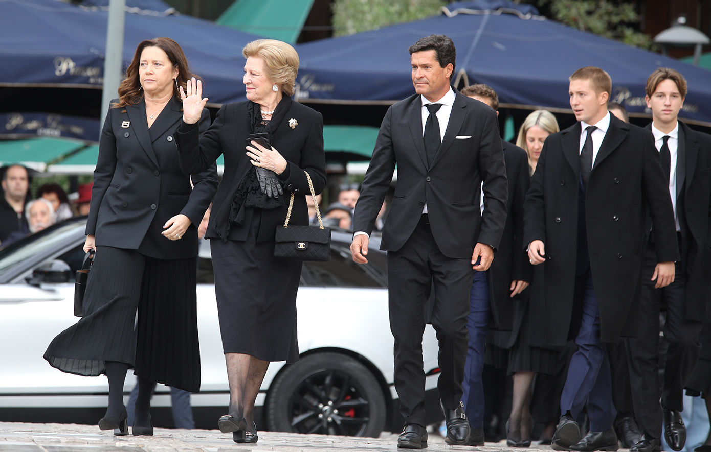 Πριγκίπισσα Ειρήνη: Αυτή τη στιγμή το τελευταίο αντίο στη Μητρόπολη Αθηνών