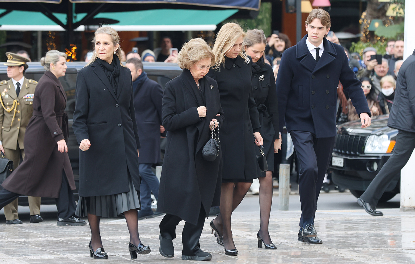 Πριγκίπισσα Ειρήνη: Αυτή τη στιγμή το τελευταίο αντίο στη Μητρόπολη Αθηνών