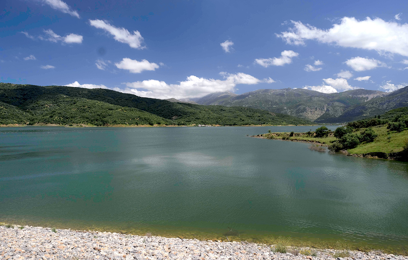 Ανησυχητική η εικόνα του φράγματος Αποσελέμη &#8211; «Αν δεν βρέξει, το νερό θα φτάσει οριακά μέχρι τέλη Φεβρουαρίου»
