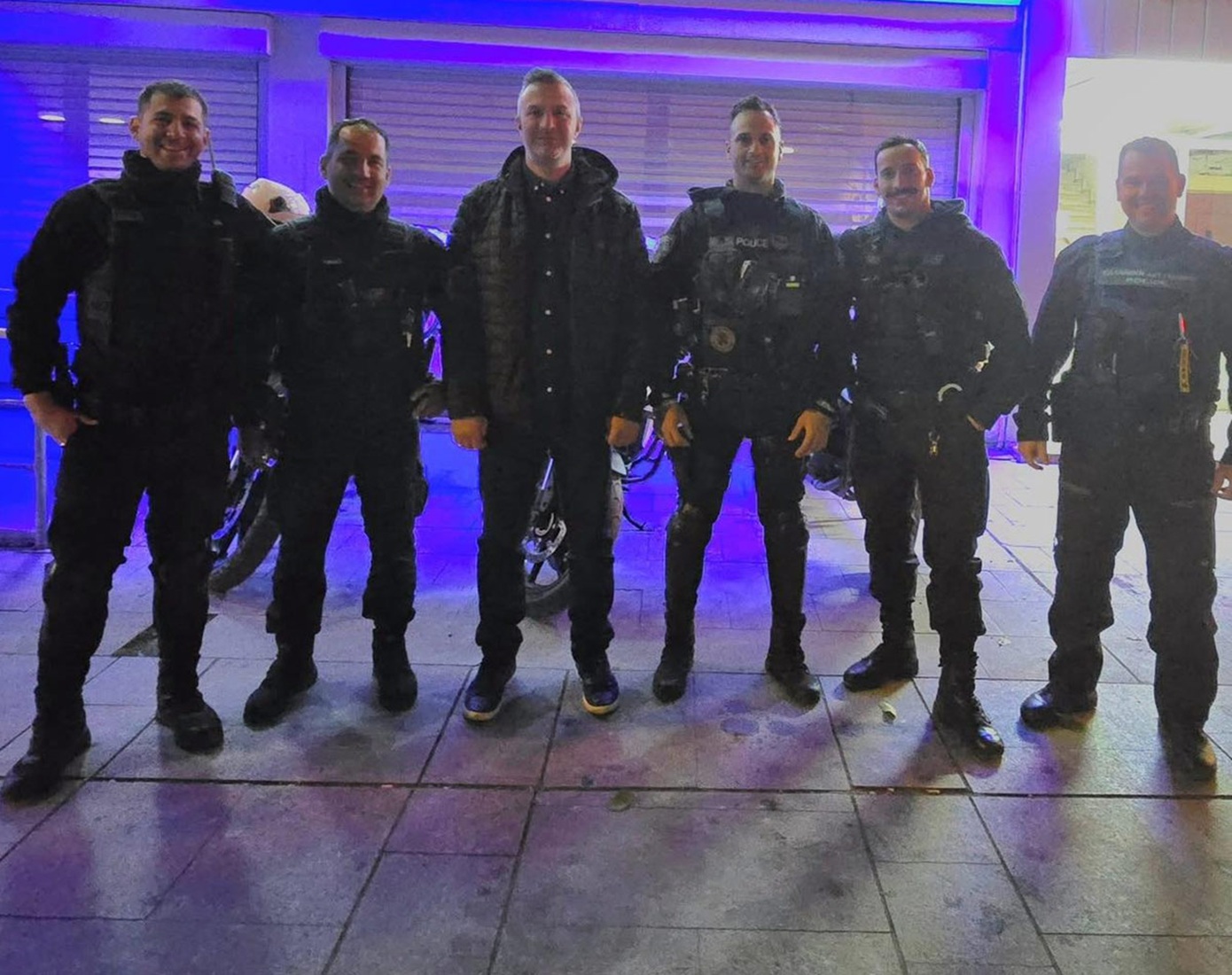 Αστυνομικοί-ήρωες στη Χαλκίδα: Μπήκαν σε φλεγόμενο κτίριο και απεγκλώβισαν ζωντανούς δύο πολίτες