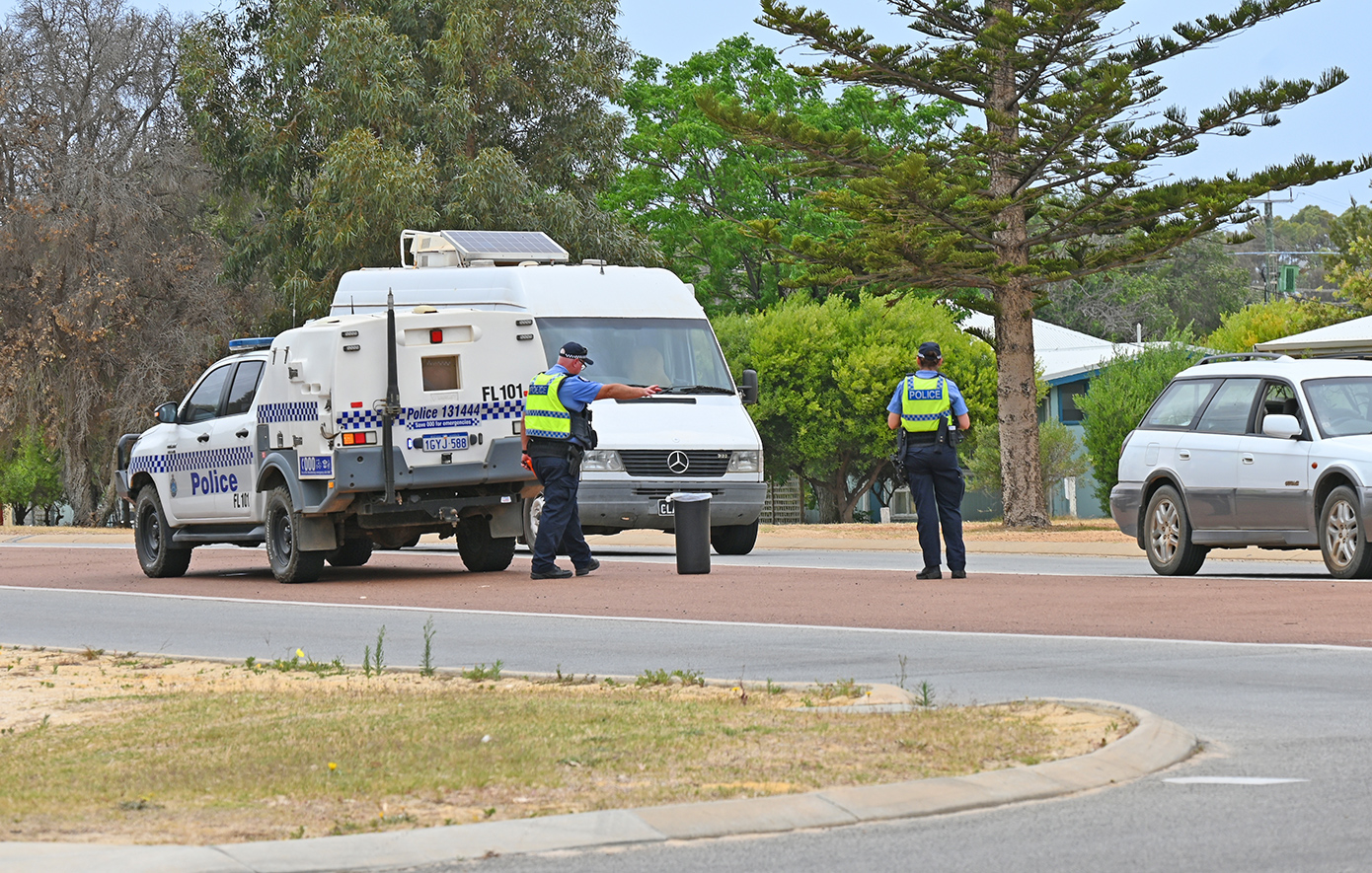 Ένοπλη επίθεση σε κωμόπολη της Αυστραλίας &#8211; Σκοτώθηκαν δύο γυναίκες και ένας άνδρας, σοβαρά τραυματισμένος ένας κάτοικος