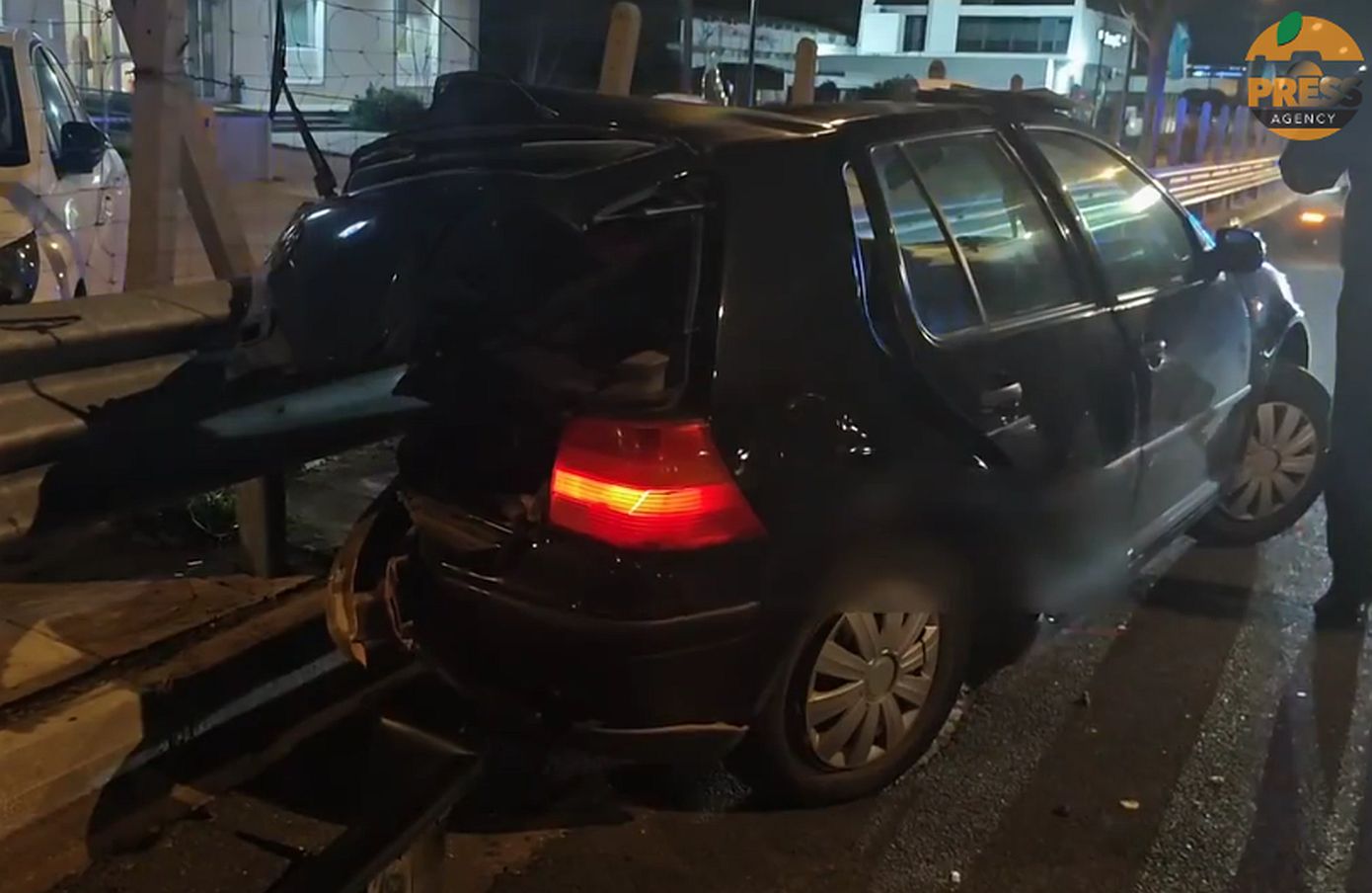 Τροχαίο ατύχημα στην εθνική στο ύψος της Βαρυμπόμπης &#8211; Δύο τραυματίες