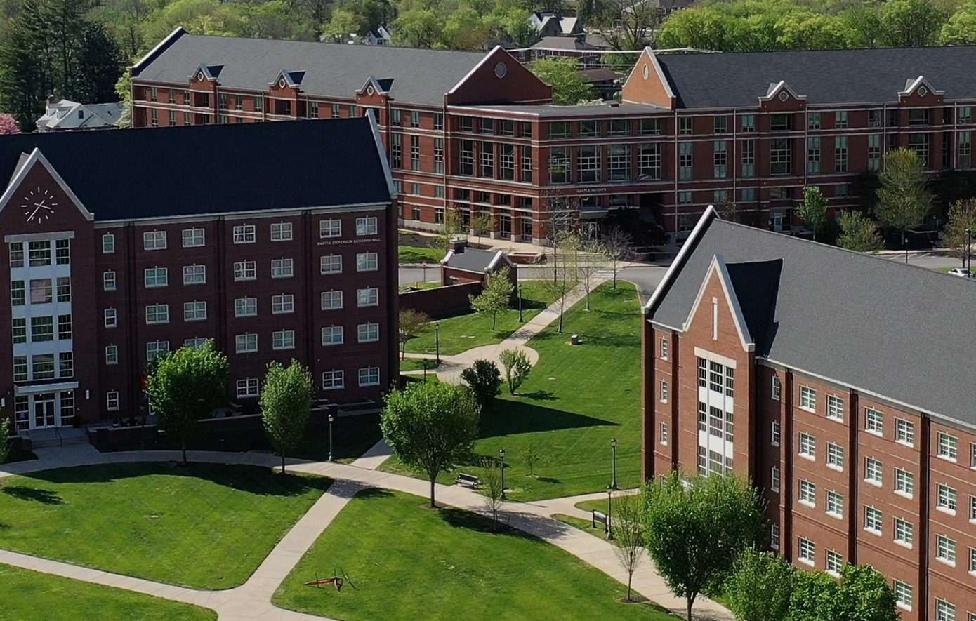 Καθηγητής στο Τενεσί απολύθηκε για ανάρτηση σχετικά με τη δολοφονία του Τσάρλι Κερκ και επέστρεψε με αποζημίωση 500.000 δολαρίων