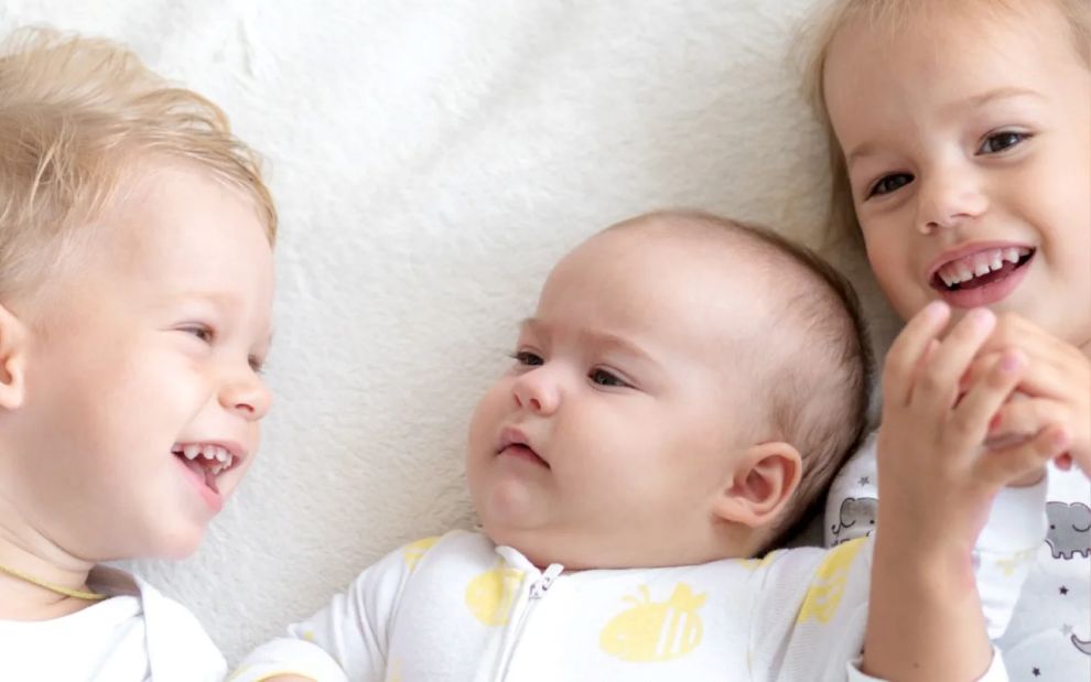 Ποια είναι η ιδανική διαφορά ηλικίας ανάμεσα στα αδέλφια;