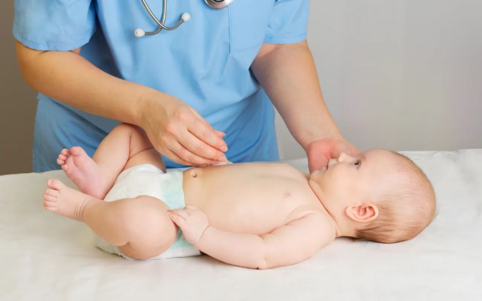 Γεννητικά όργανα βρέφους: Τι είναι φυσιολογικό και τι χρειάζεται προσοχή, σύμφωνα με τον παιδίατρο