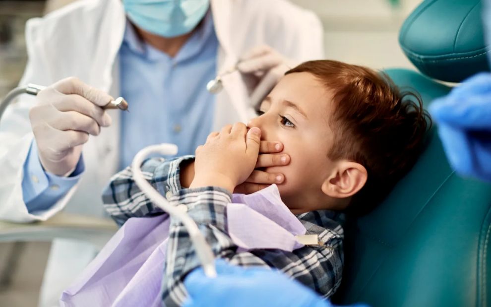 Πιτσιρικάς τρέχει για να ξεφύγει από τον οδοντίατρο και γίνεται το απόλυτο viral