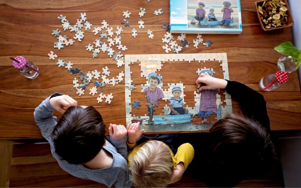 Πόσο βοηθούν τα παζλ στην ανάπτυξη των παιδιών; 6 οφέλη που ίσως δεν γνωρίζετε