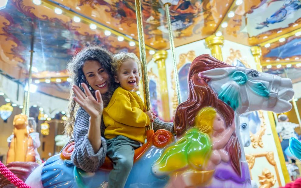 «Είμαι γονιός των θεματικών πάρκων και δεν απολογούμαι σε κανέναν. Κι αυτός είναι ο λόγος»