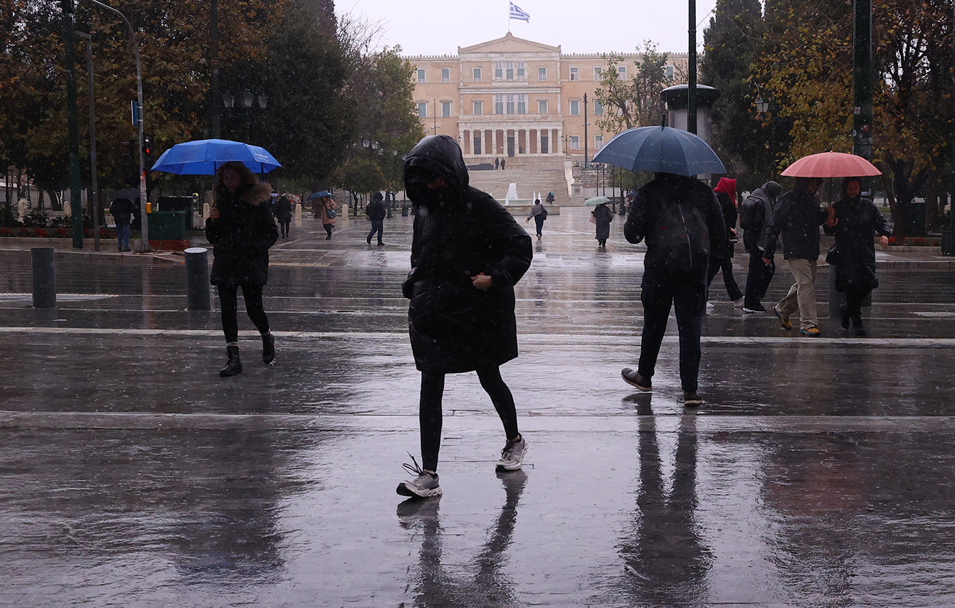 Κακοκαιρία εξπρές τις επόμενες ώρες στην Αττική, «δεν αποκλείεται τοπικά να έχει και ένταση» &#8211; Δείτε live την πορεία της