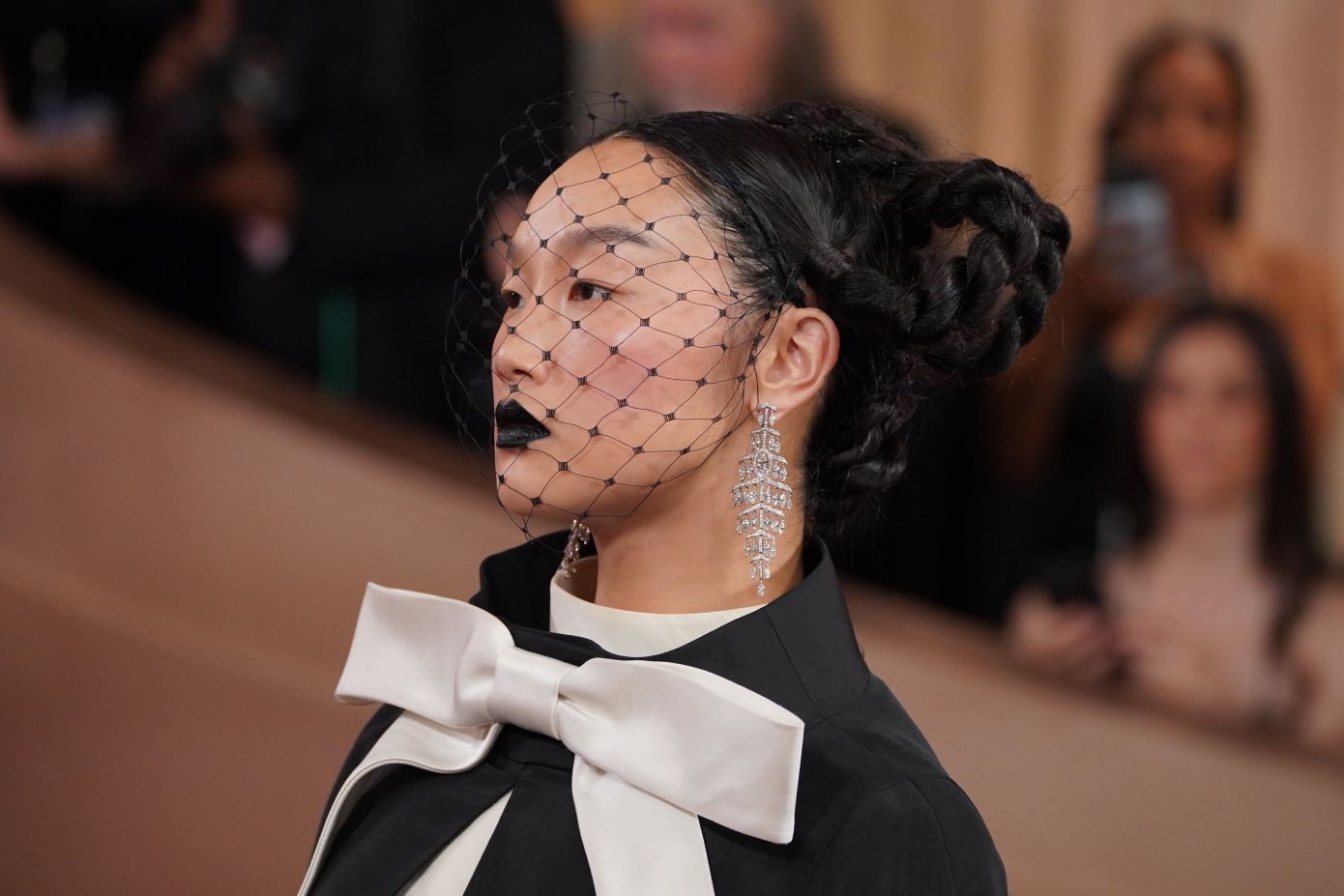 Το μαύρο κραγιόν της Audrey Nuna στις Χρυσές Σφαίρες έχει τα σέβη μας- Όχι γιατί ήταν απλώς τολμηρό, αλλά γιατί ήταν σωστά εκτελεσμένο