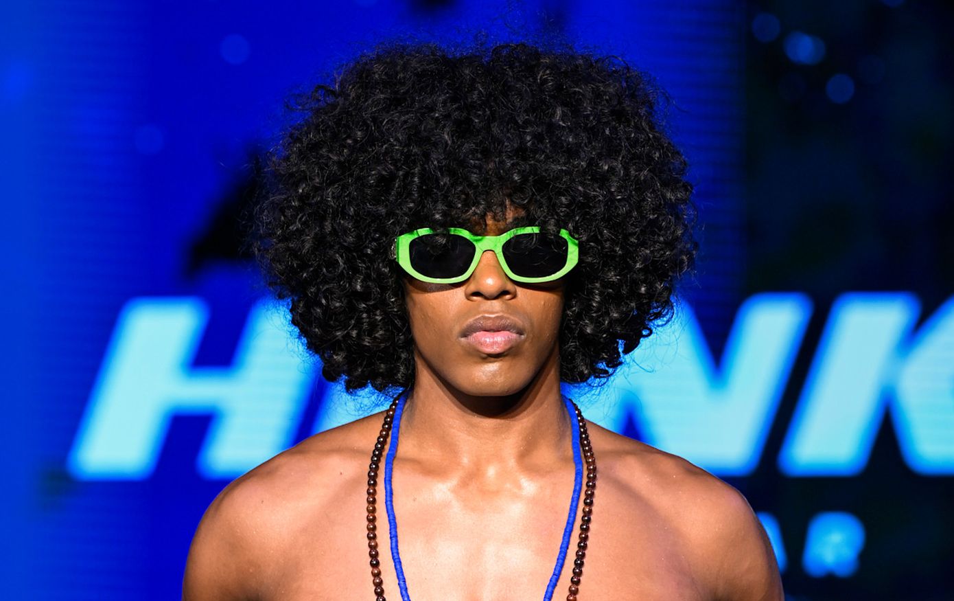 Eίμαστε εδώ για να καταρρίψουμε το μύθο που σχετίζεται με το λούσιμο και την τριχόπτωση