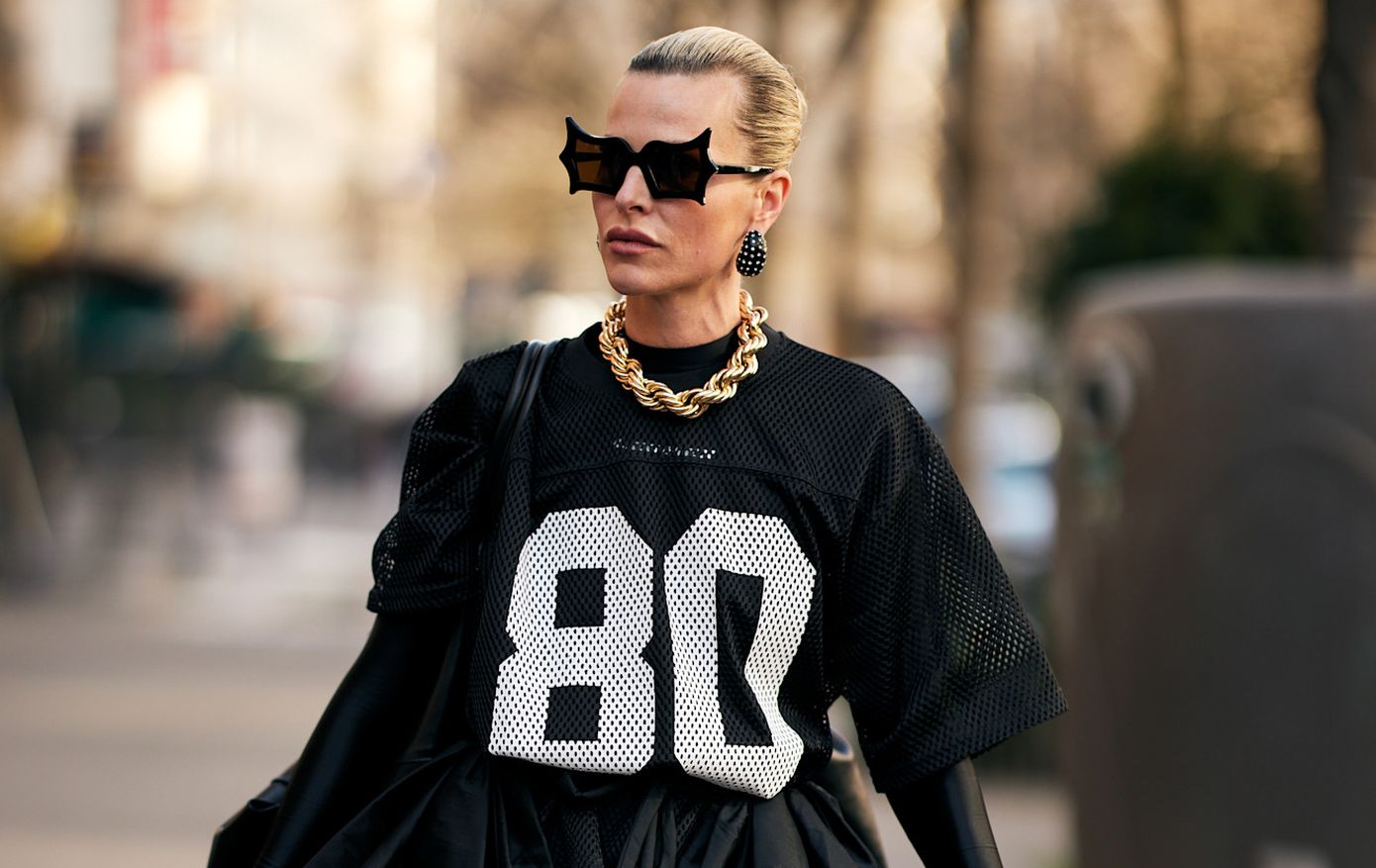 Τα 80s κάνουν δυναμικό comeback – Τα σύγχρονα key pieces για να υιοθετήσετε την τάση το 2026