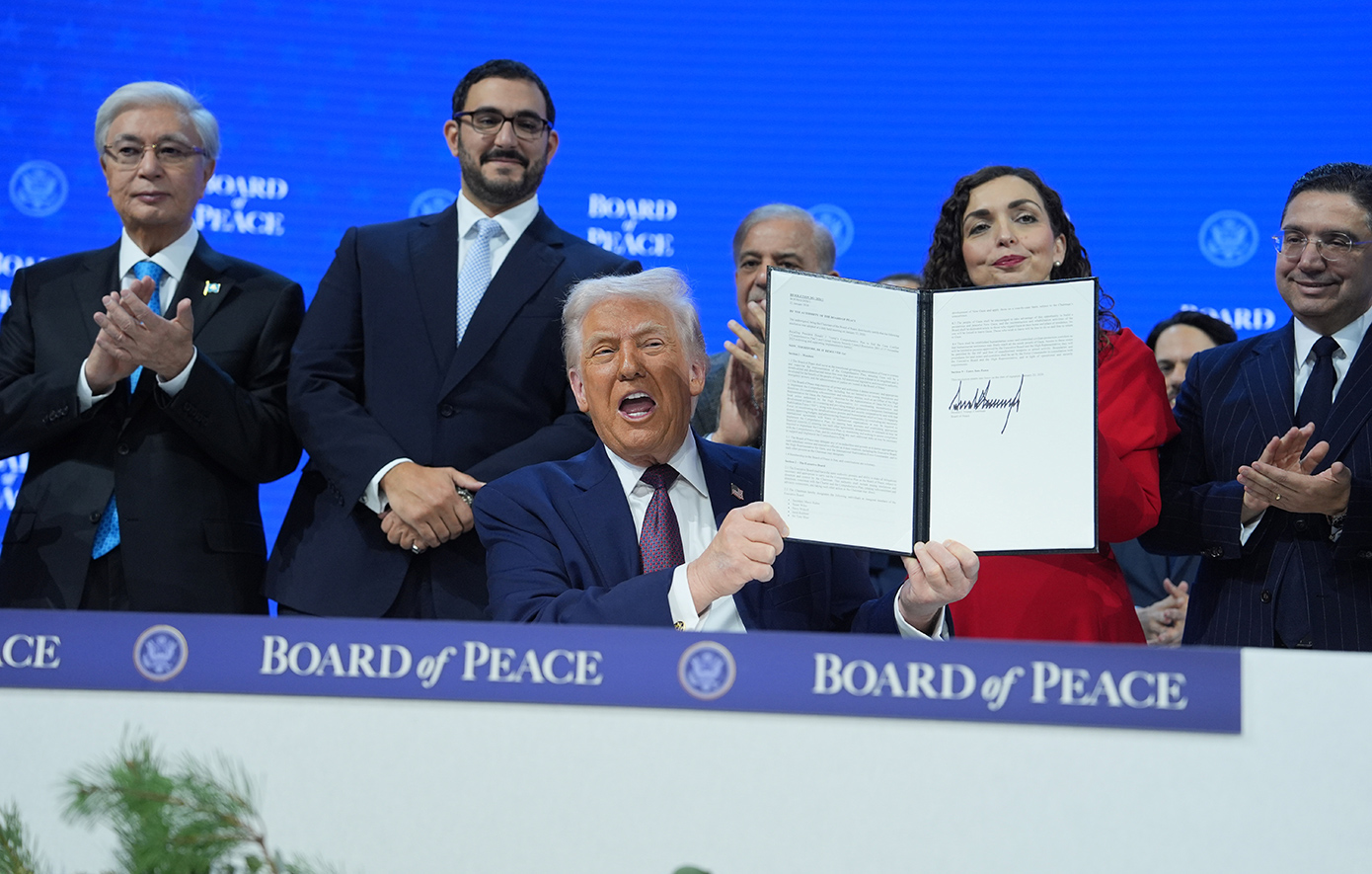 Έπεσαν οι υπογραφές για το «Συμβούλιο Ειρήνης» του Τραμπ, δείτε live &#8211; «Όλοι θέλουν να γίνουν μέλη του»