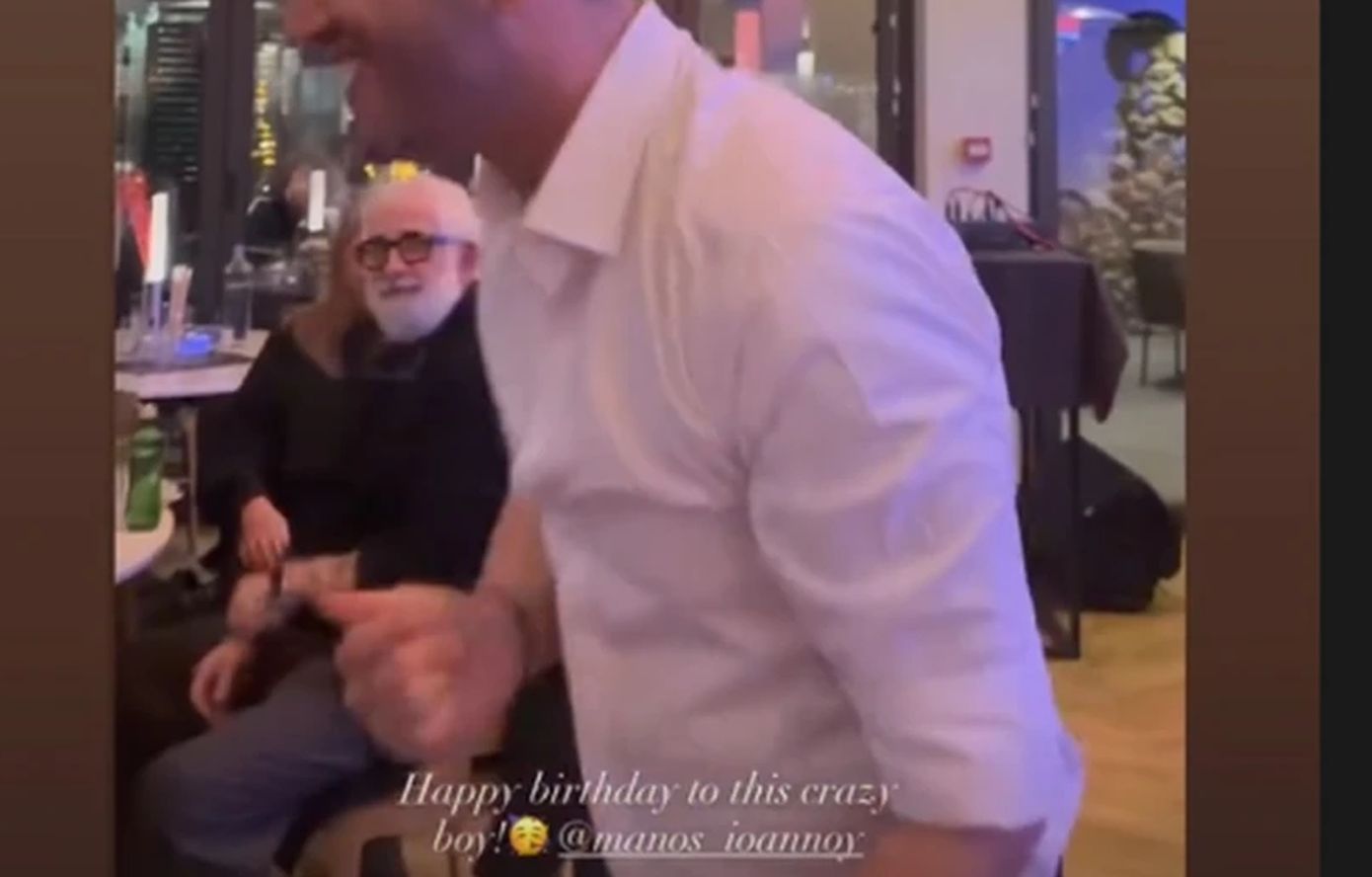 Ο Πέτρος Φιλιππίδης διασκέδασε στα γενέθλια του Μάνου Ιωάννου &#8211; Δείτε φωτογραφίες