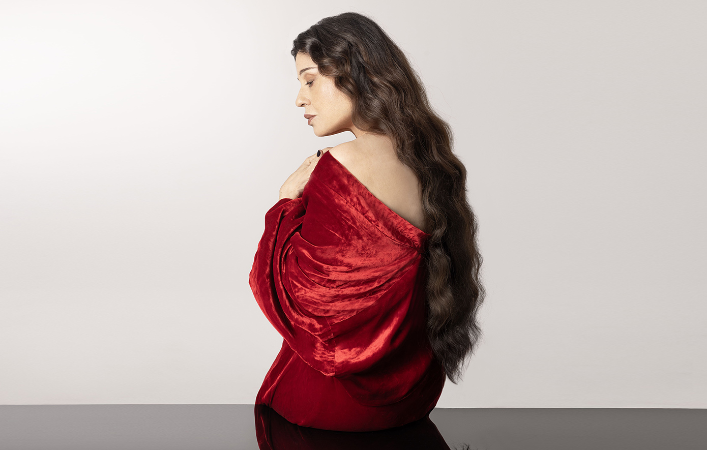 Φλαντρώ: Ο Χατζάκης ανεβάζει την παράσταση που αποτέλεσε σκάνδαλο πριν έναν αιώνα, με πρωταγωνίστρια τη Μαρία Τζομπανάκη