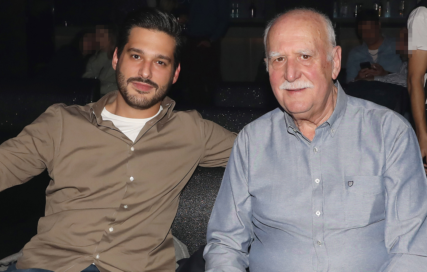 Φοίβος Παπαδάκης: Η πρώτη ανάρτηση μετά τον θάνατο του πατέρα του, Γιώργου Παπαδάκη &#8211; Την Πέμπτη στη Ριτσώνα το τελευταίo αντίο