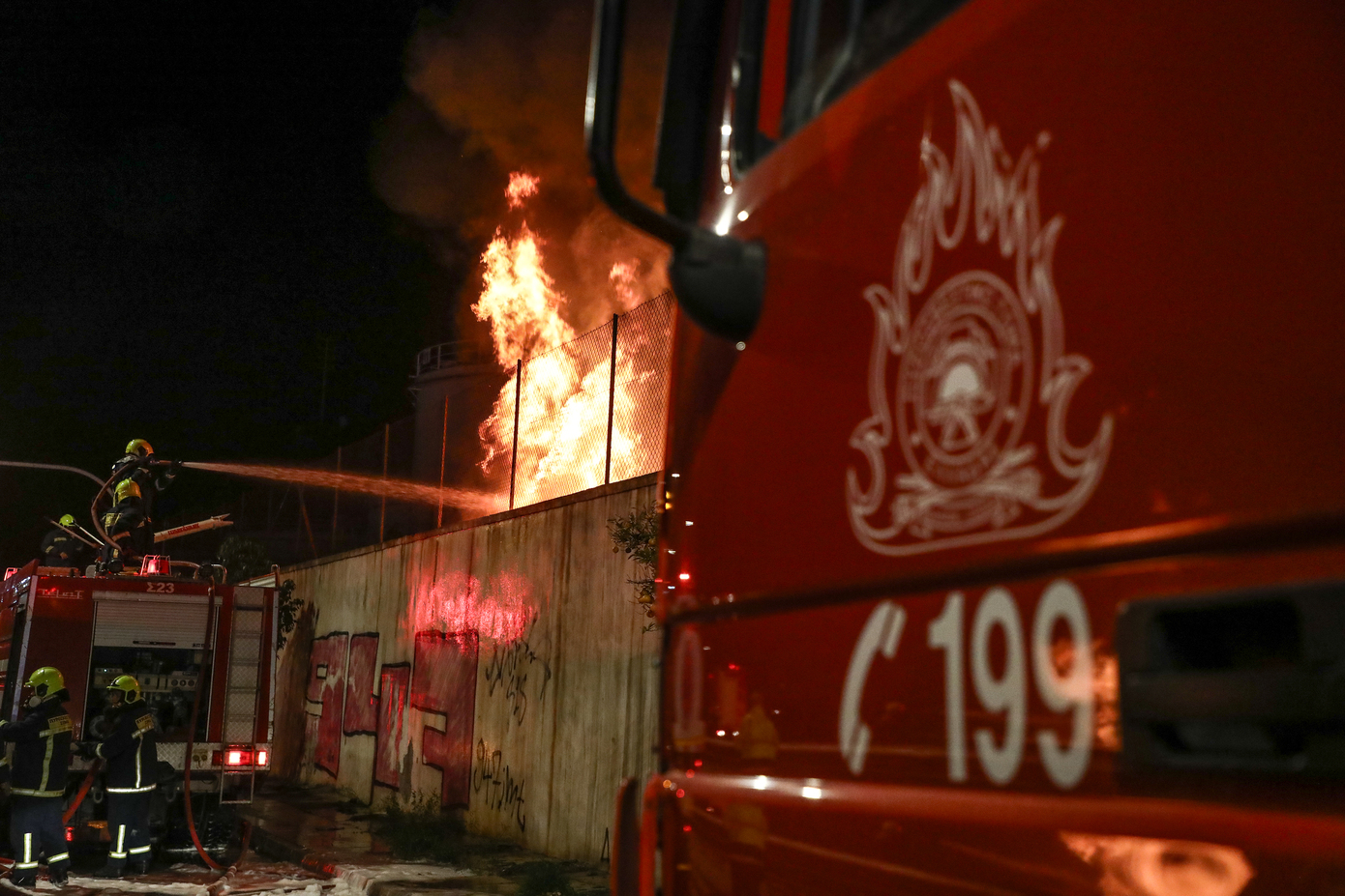 Κατασβέστηκε η φωτιά στα Καζάκια στο Πέραμα – «Απειλήθηκε όλο το Λεκανοπέδιο»