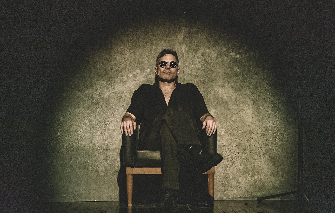 O Γιώργος Παπαγεωργίου συνεχίζει την αναμέτρηση με το εμβληματικό «1984»