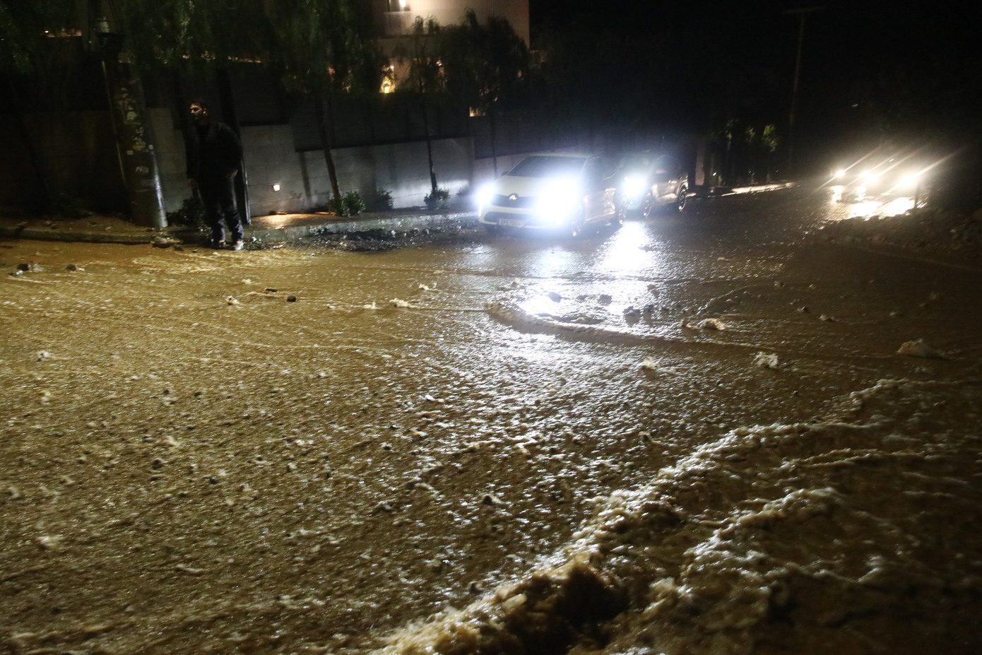 Δύο νεκροί ο απολογισμός της σφοδρής κακοκαιρίας που σάρωσε χτες τη χώρα μας &#8211; Εικόνες καταστροφής σε πολλές περιοχές