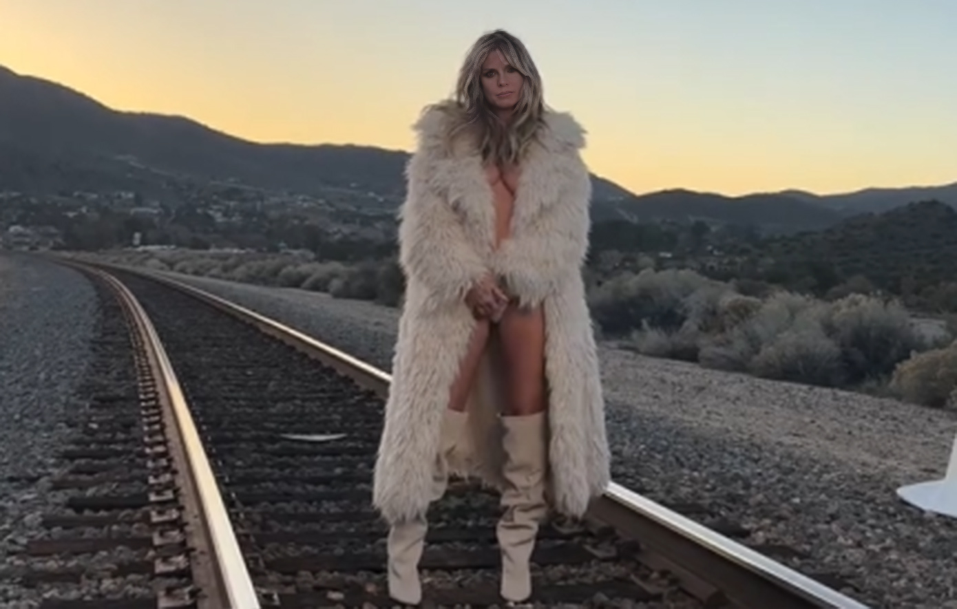 Η Χάιντι Κλουμ πόζαρε γυμνή πάνω σε ράγες τρένου &#8211; Για τις ανάγκες του νέου της τραγουδιού