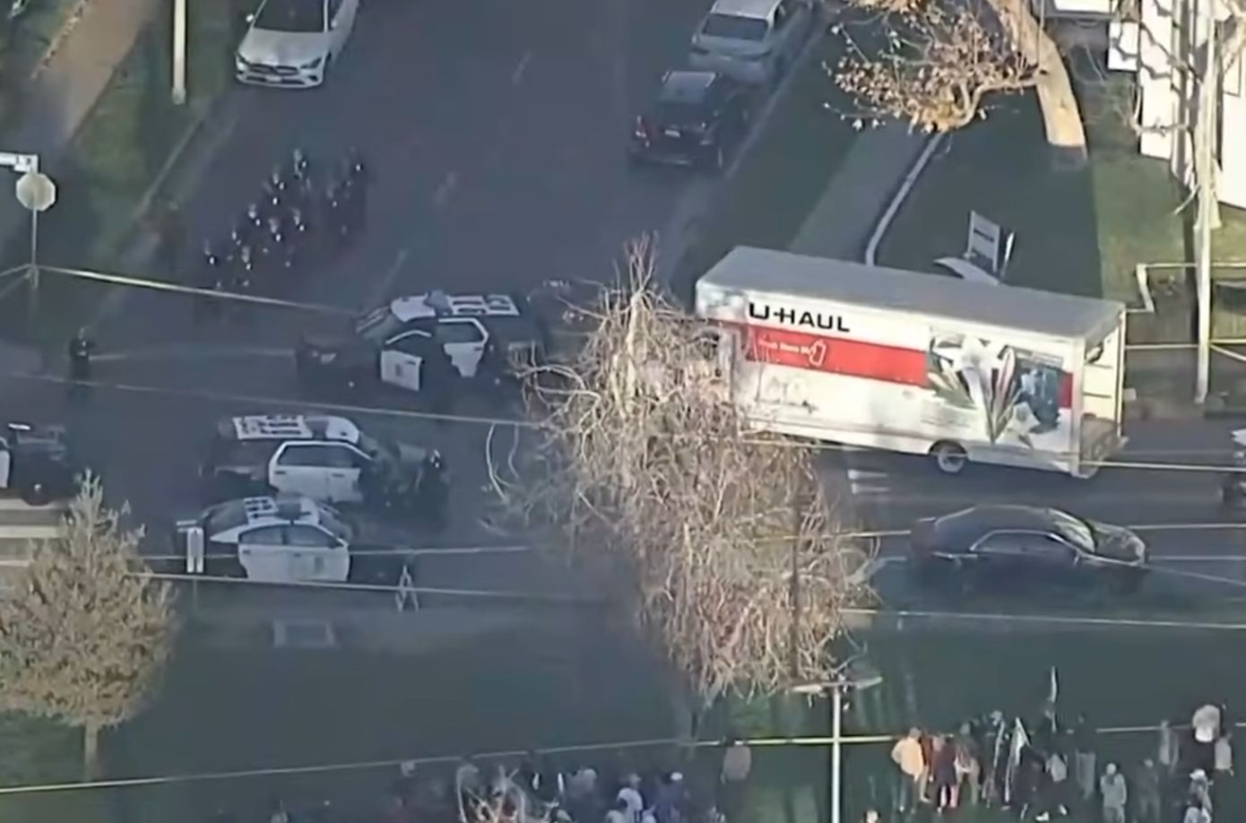 Φορτηγό έπεσε πάνω σε πλήθος στο Λος Άντζελες που έκανε πορεία σε ένδειξη υποστήριξης στους διαδηλωτές στο Ιράν