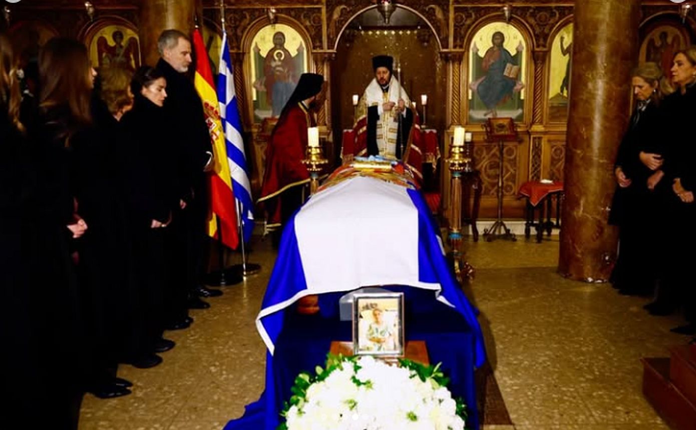 Πριγκίπισσα Ειρήνη: Σε κλίμα βαθιάς συγκίνησης σύσσωμη η ισπανική βασιλική οικογένεια αποχαιρέτησε την αδελφή του τέως βασιλιά Κωνσταντίνου