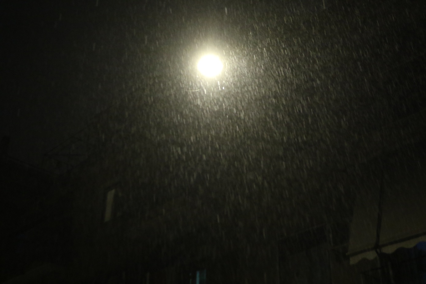 Χτύπησε το 112 και στο Βόρειο Αιγαίο λόγω της κακοκαιρίας – Σύσταση για περιορισμό μετακινήσεων