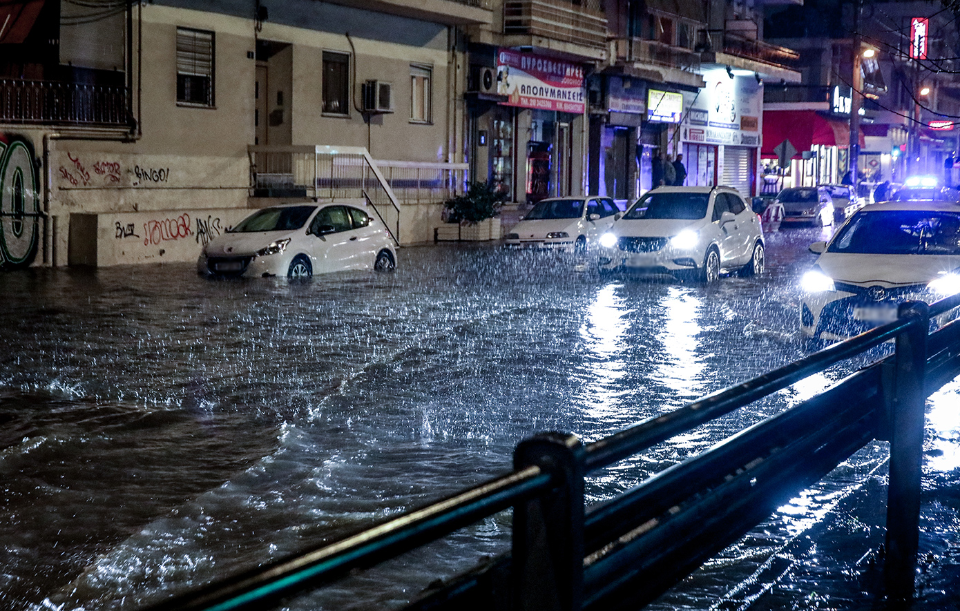 Νέα κύματα βροχών και καταιγίδων από τις επόμενες ώρες, επηρεάζεται και η Αττική