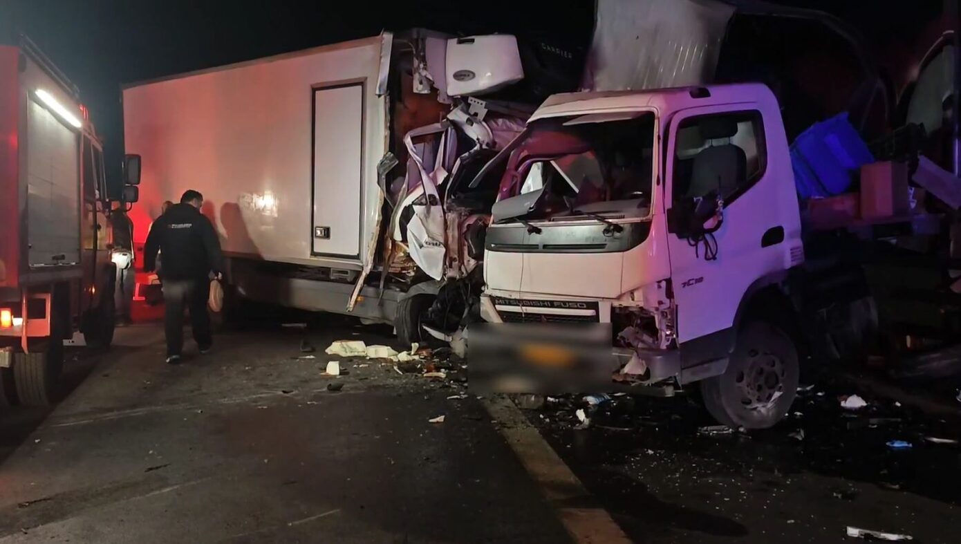 Σοβαρό τροχαίο στον Κηφισό &#8211; Συγκρούστηκαν φορτηγά &#8211; Δύο άτομα στο νοσοκομείο, το ένα χωρίς τις αισθήσεις του