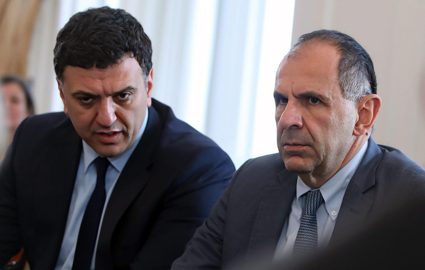 Συνάντηση Κικίλια-Γεραπετρίτη μετά τις επιθέσεις με drones σε ελληνικής διαχείρισης δεξαμενόπλοια στη Μαύρη Θάλασσα