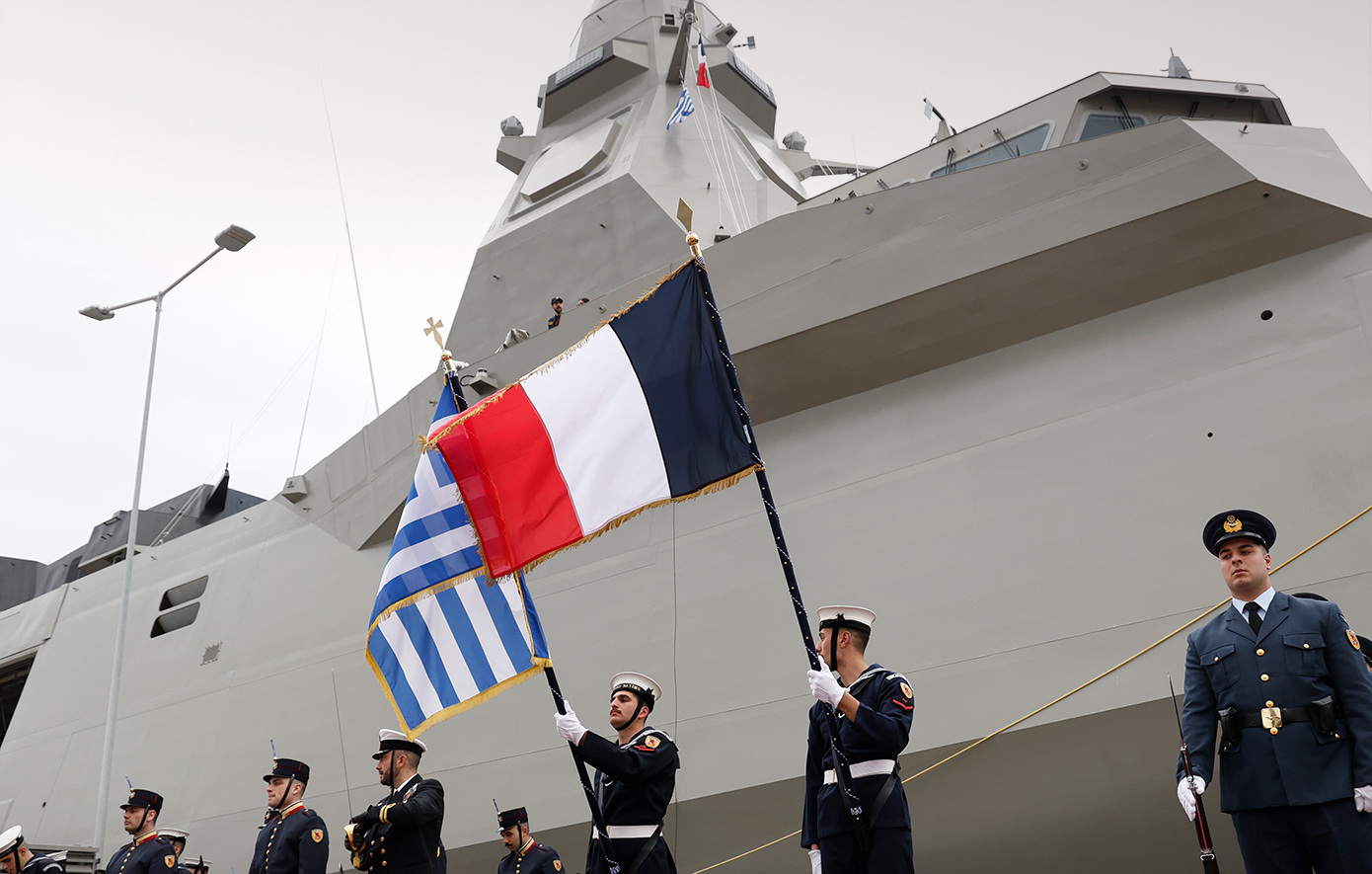 Συνάντηση Δένδια με την υπουργό Ενόπλων Δυνάμεων της Γαλλίας στη φρεγάτα «Κίμων»: Στο επίκεντρο η αμυντική συνεργασία