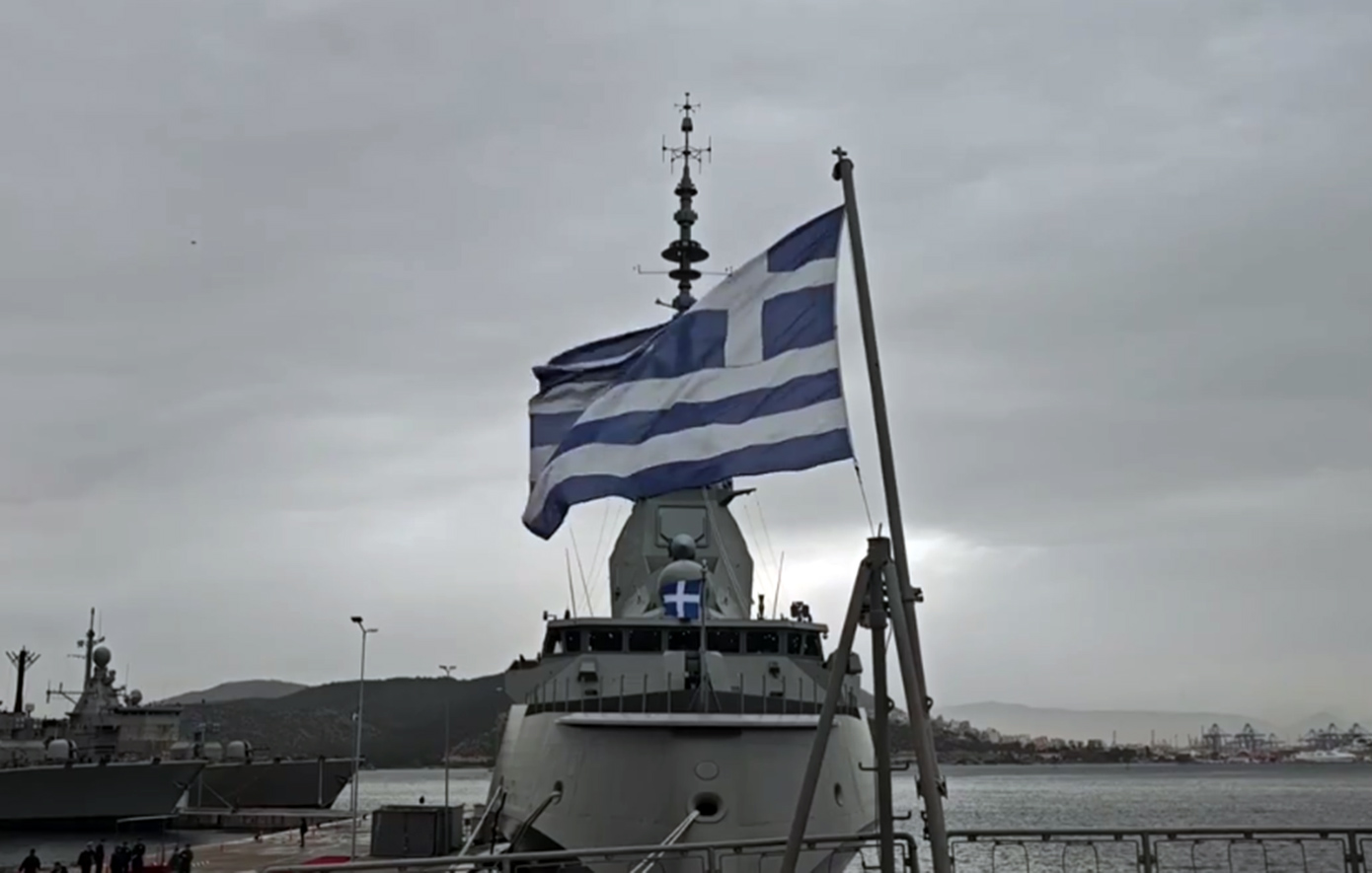 Συνάντηση Δένδια με την υπουργό Ενόπλων Δυνάμεων της Γαλλίας στη φρεγάτα «Κίμων»: Στο επίκεντρο η αμυντική συνεργασία