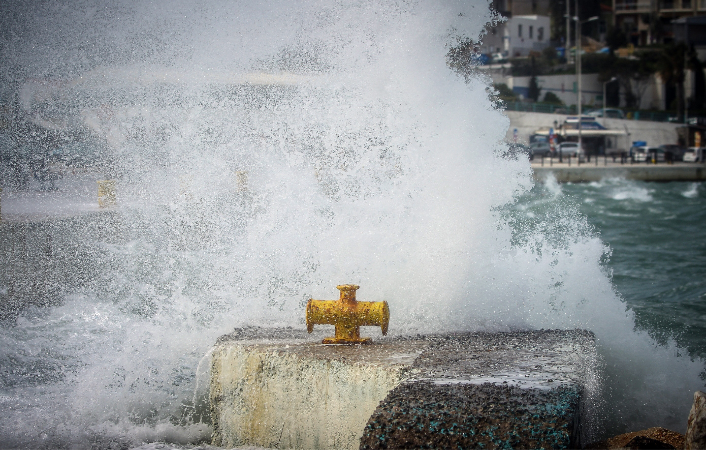 Με απαγορευτικό απόπλου τα πλοία σε Ζάκυνθο και Κεφαλονιά &#8211; Αναστέλλονται τα δρομολόγια