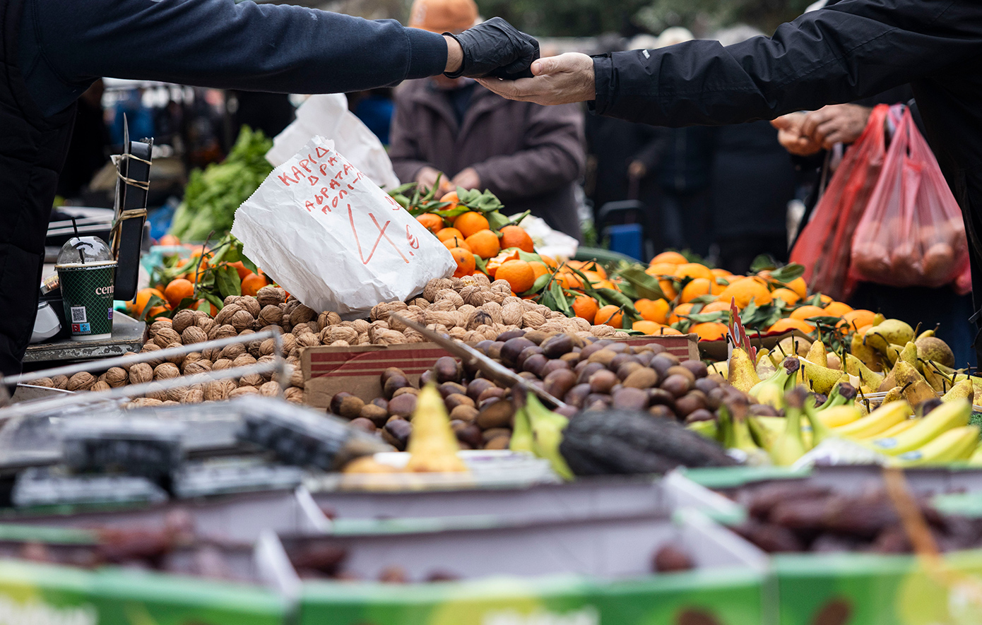 Απεργία επ’ αόριστον στις λαϊκές αγορές από αύριο Τετάρτη