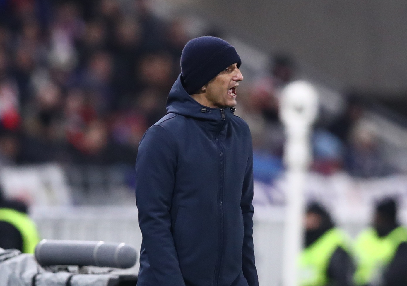 Έξαλλος με τη διαιτησία ο Λουτσέσκου: Ήταν εχθρική, υπάρχει φάουλ στον Κωνσταντέλια στο πρώτο γκολ