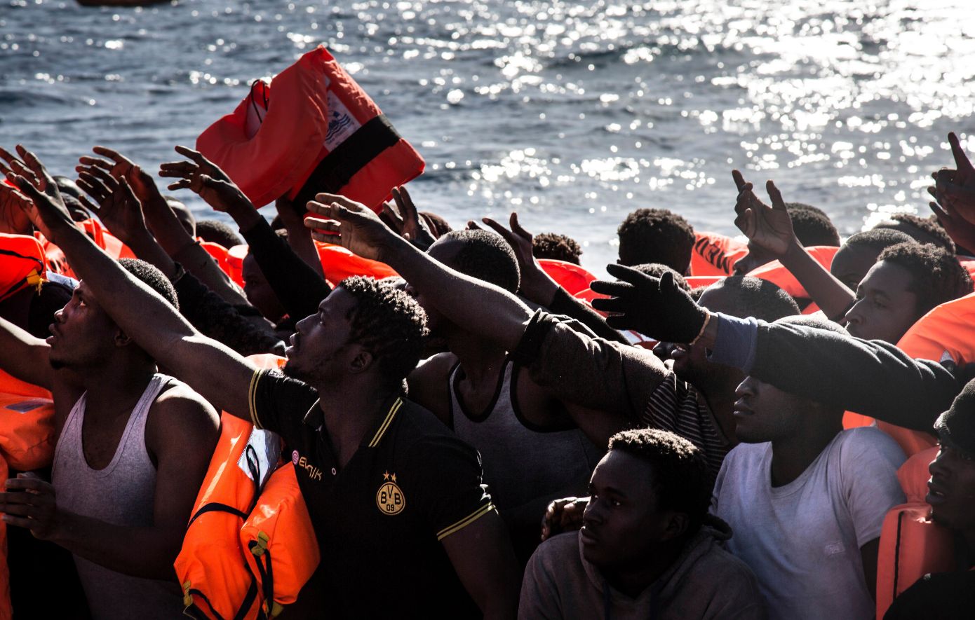 Ναυάγιο με πάνω από 200 μετανάστες στη Γκάμπια: «Μέχρι στιγμής έχουν διασωθεί 102 άνθρωποι &#8211; Η χώρα έχει βυθιστεί στο πένθος»