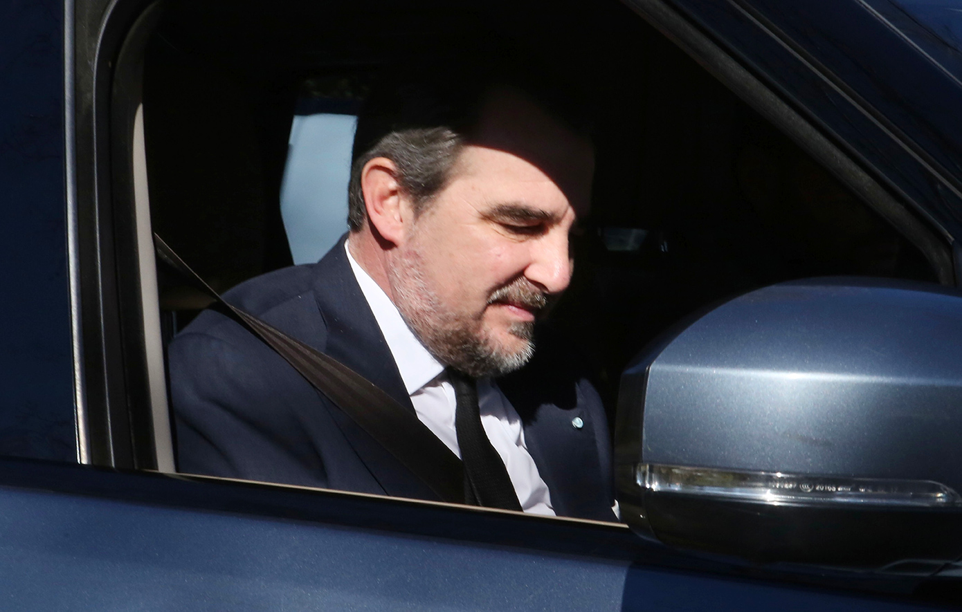 Σε στενό οικογενειακό κύκλο το μνημόσυνο του τέως βασιλιά Κωνσταντίνου &#8211; Δείτε φωτογραφίες