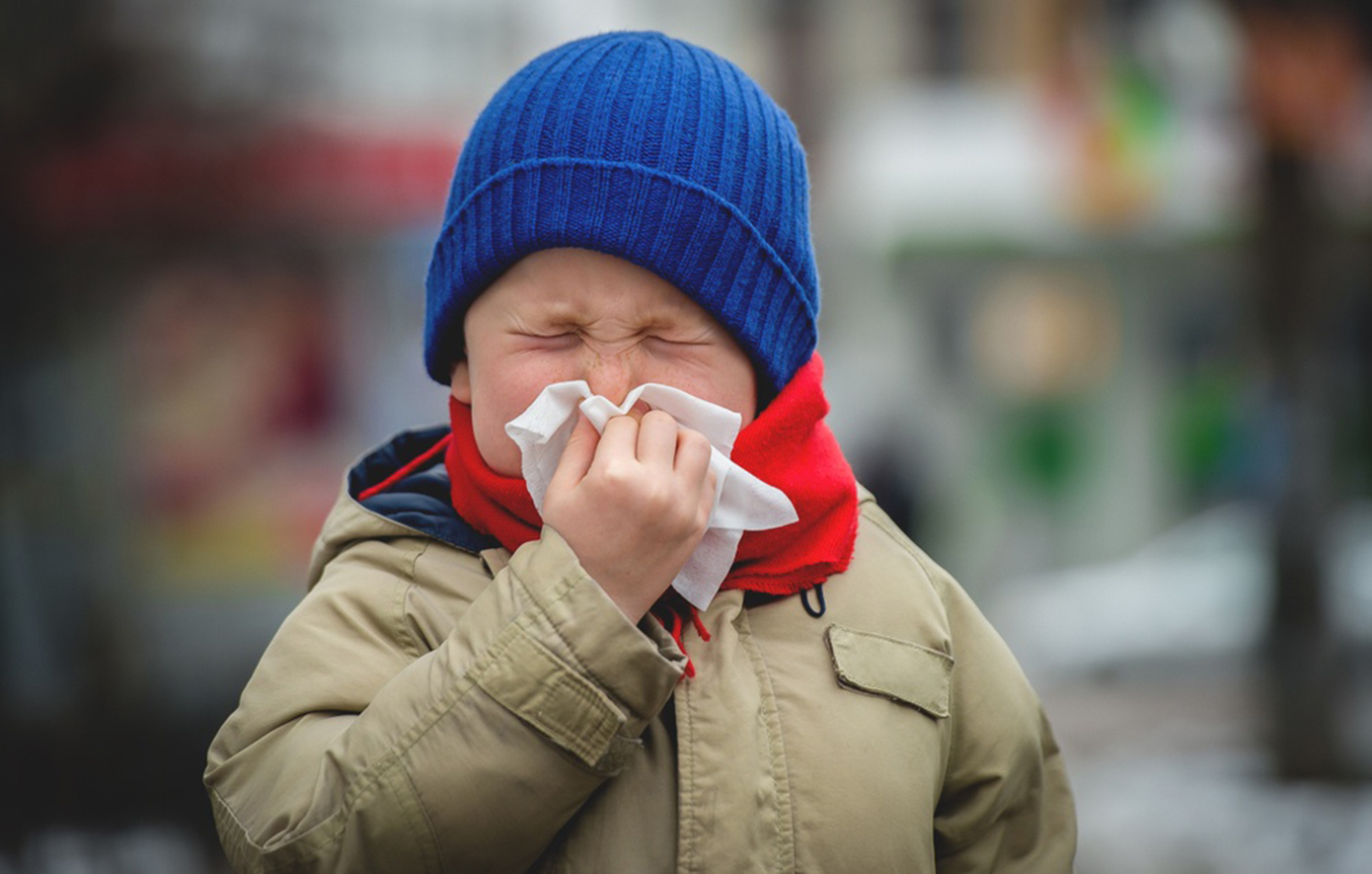 Ιώσεις: Τα απλά μέτρα που μειώνουν τη μετάδοση στα παιδιά