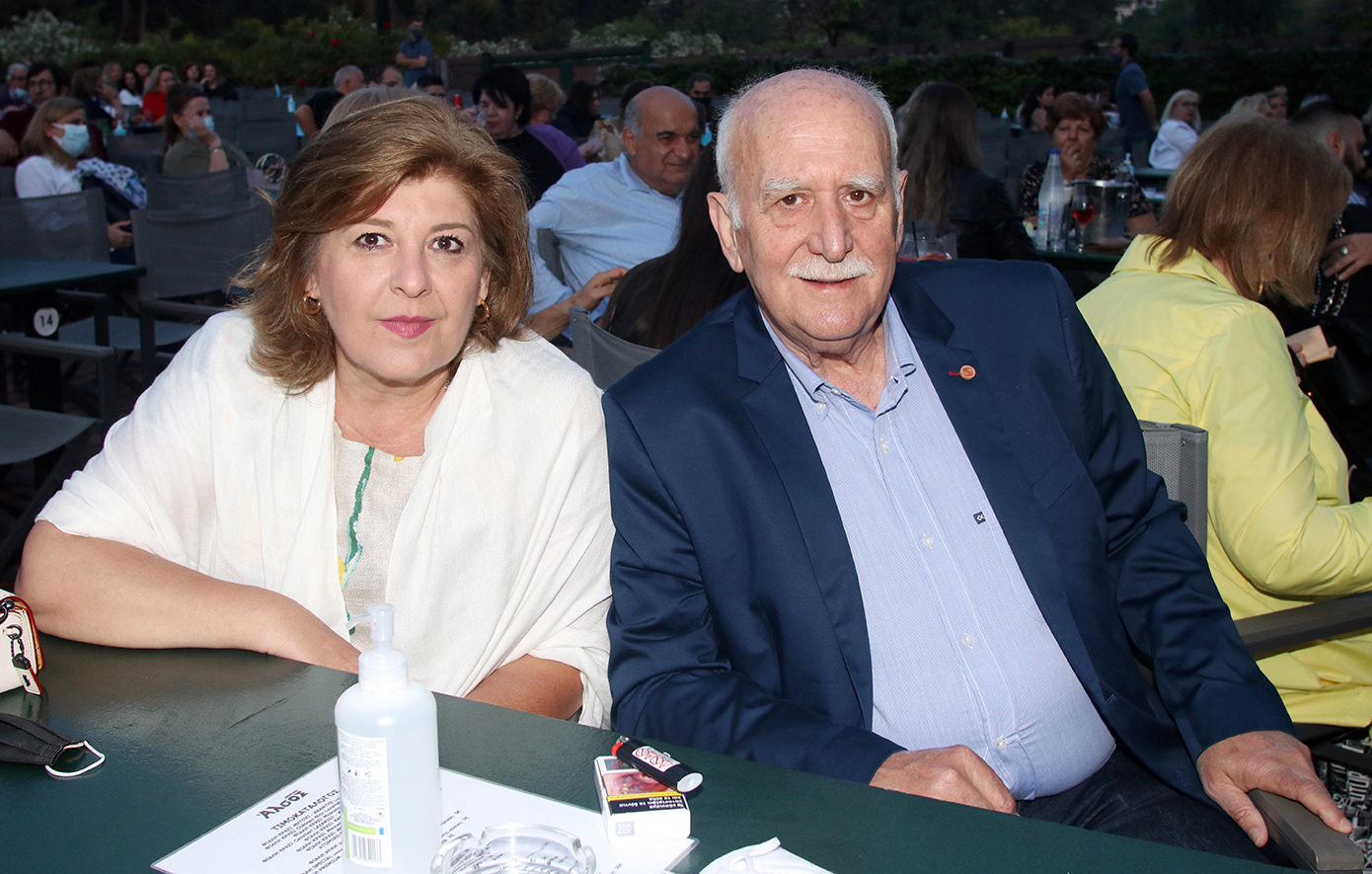 Η σχέση ζωής του Γιώργου Παπαδάκη με την Τίνα Παπαδέλη και το ισχυρό δέσιμο με τους τρεις γιους του &#8211; Η ατάκα στον Κυριακού για τη σύζυγό του