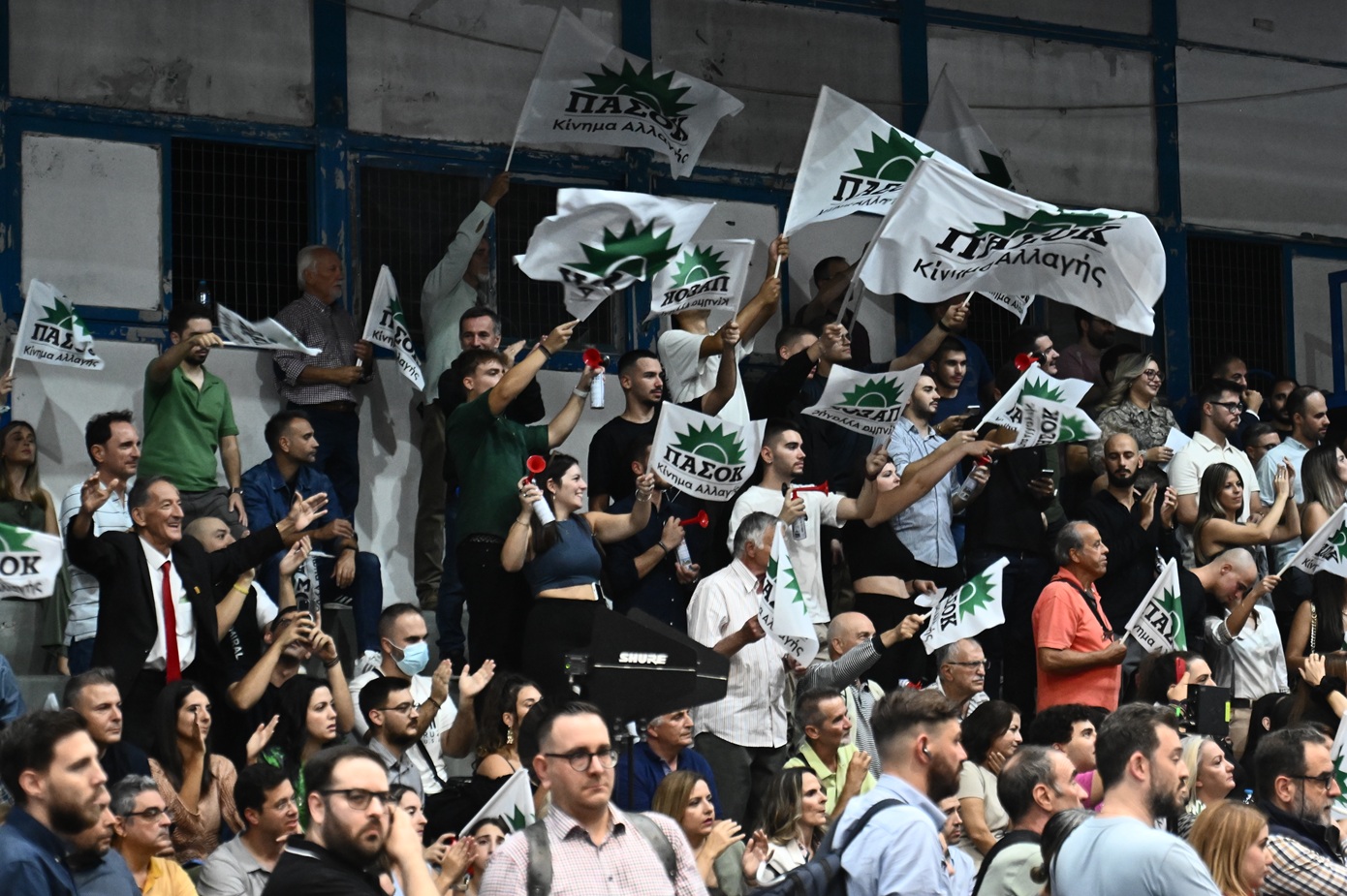 Το 68,9% των ψηφοφόρων του ΠΑΣΟΚ «βλέπει» θετικά τον διάλογο για την Κεντροαριστερά &#8211; Πόσοι θα ψήφιζαν Καρυστιανού, Τσίπρα και Σαμαρά;