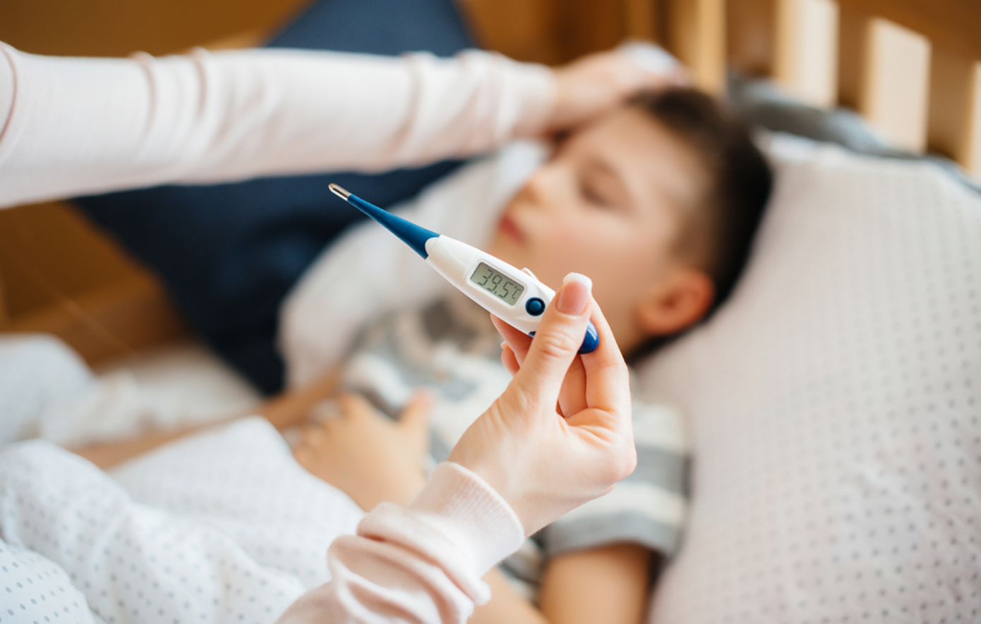 Πυρετικοί σπασμοί στα παιδιά: Τι πρέπει να γνωρίζουν οι γονείς