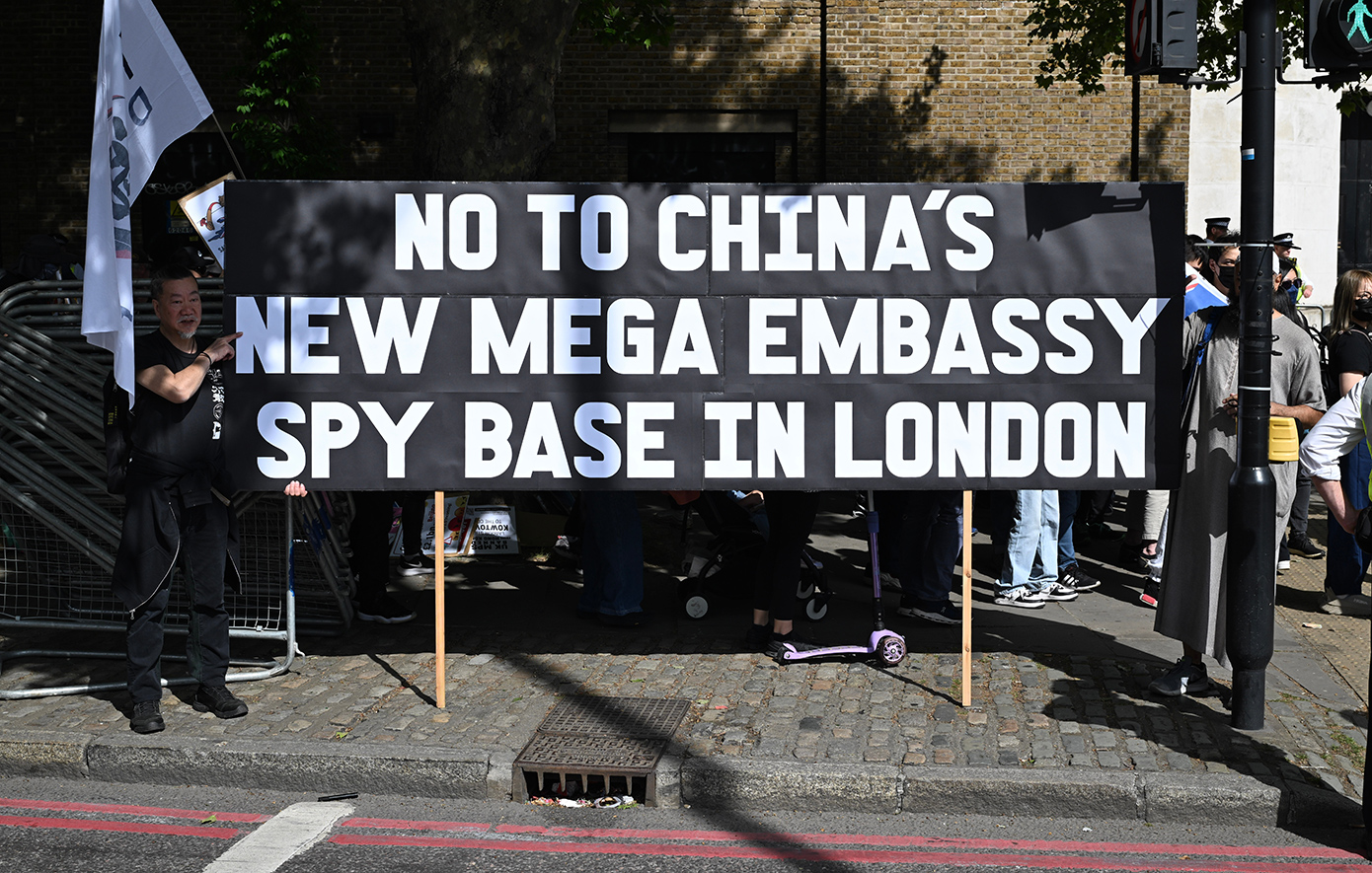 Το μυστικό υπόγειο δωμάτιο της Κίνας στα έγκατα του Λονδίνου &#8211; Σκιά κατασκοπείας πάνω από τη νέα πρεσβεία