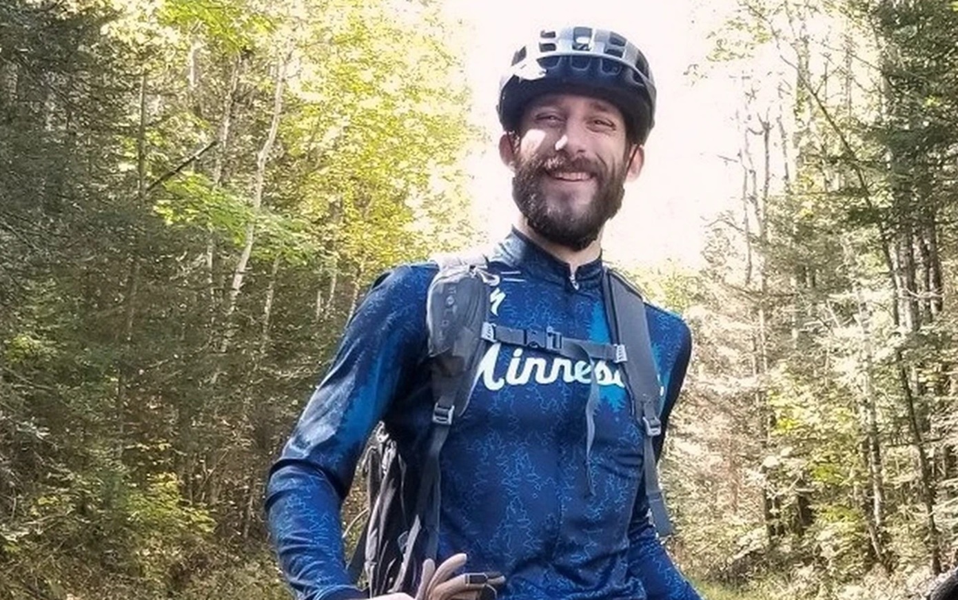 Άλεξ Πρέτι: Ο νοσηλευτής, που σκοτώθηκε από πράκτορες της ICE στη Μινεάπολη, «ήθελε να αλλάξει τον κόσμο» &#8211; Τι δείχνουν τα βίντεο